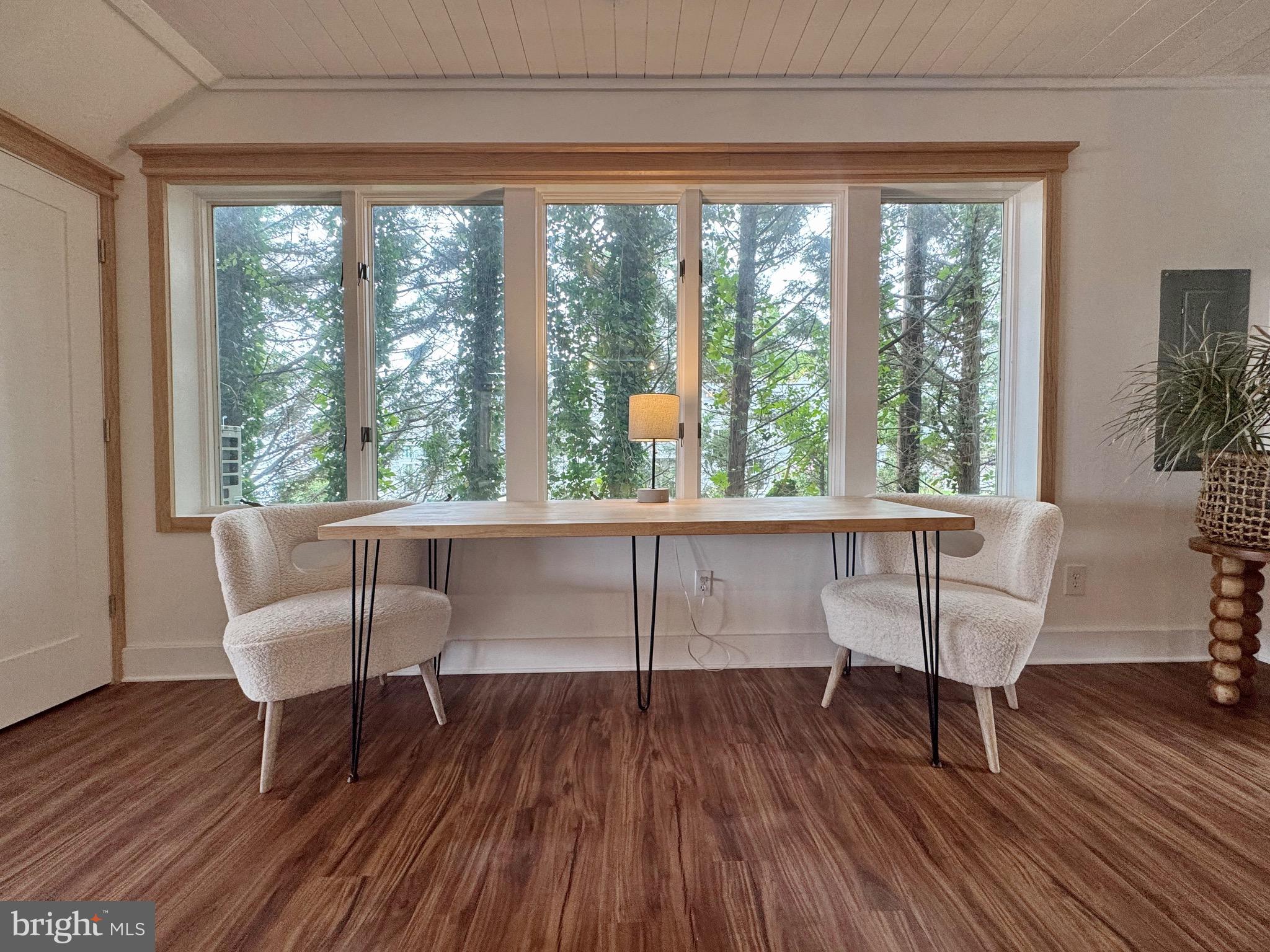 COBB ISLAND - Residential