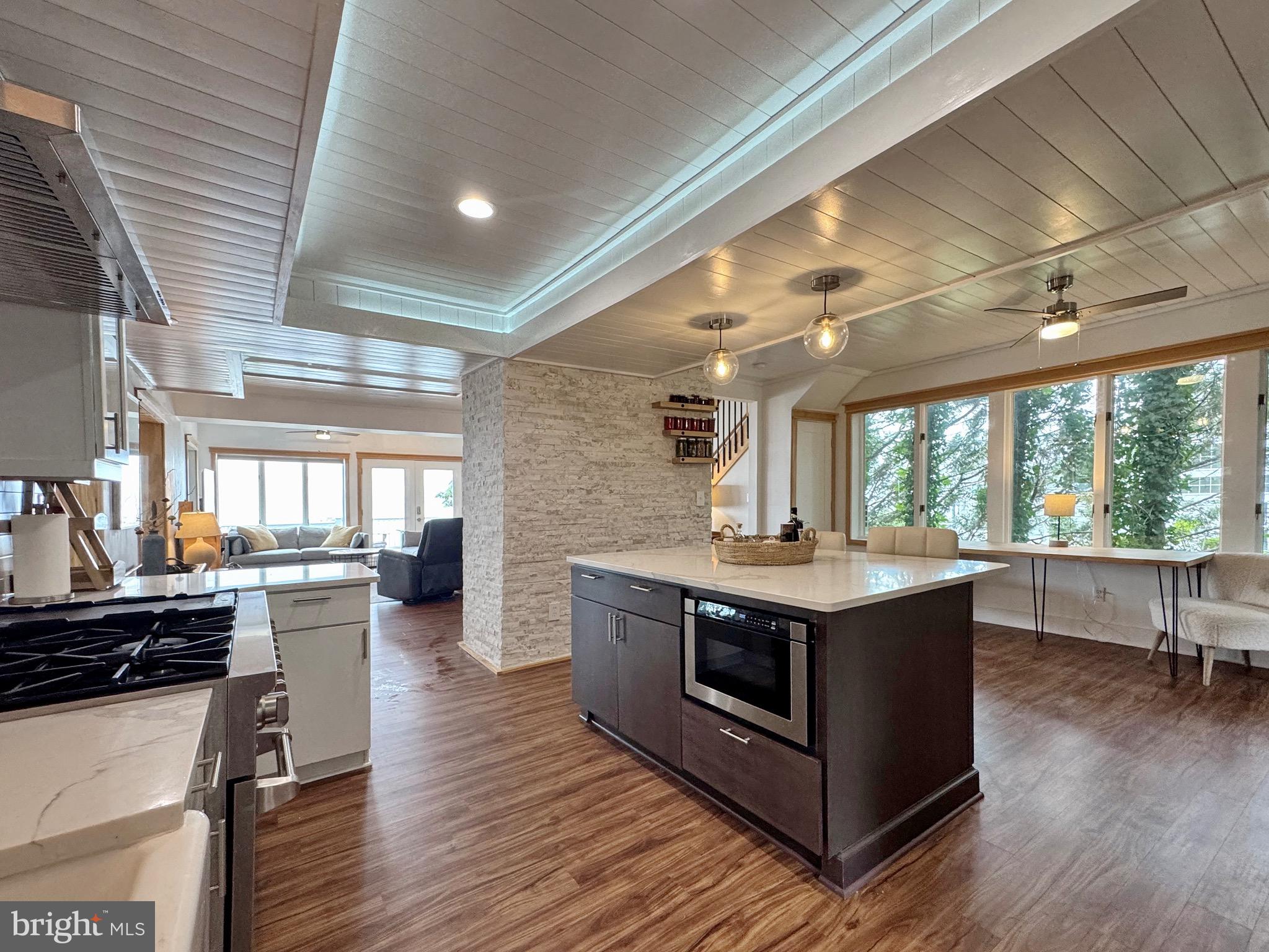 COBB ISLAND - Residential