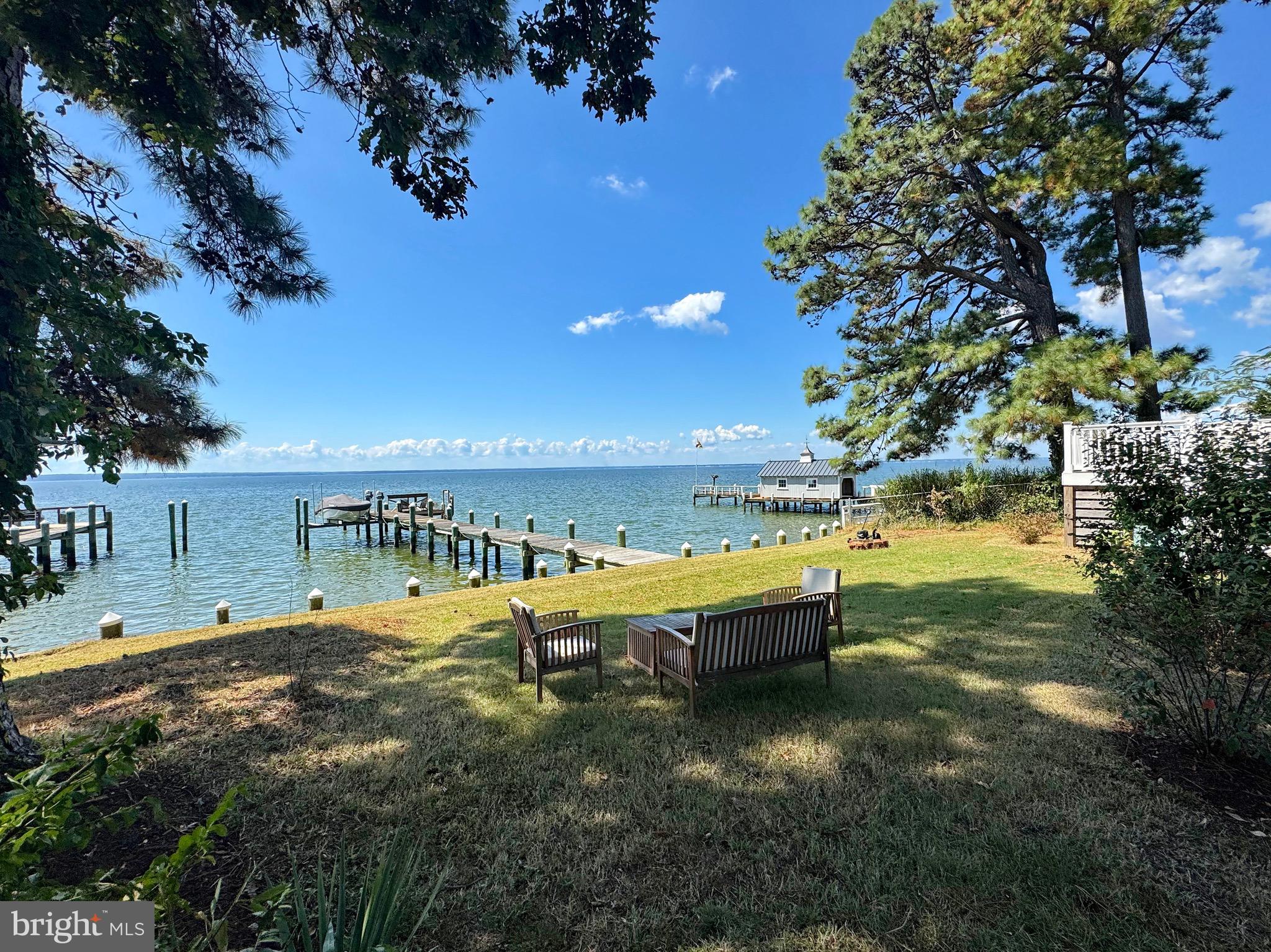 COBB ISLAND - Residential