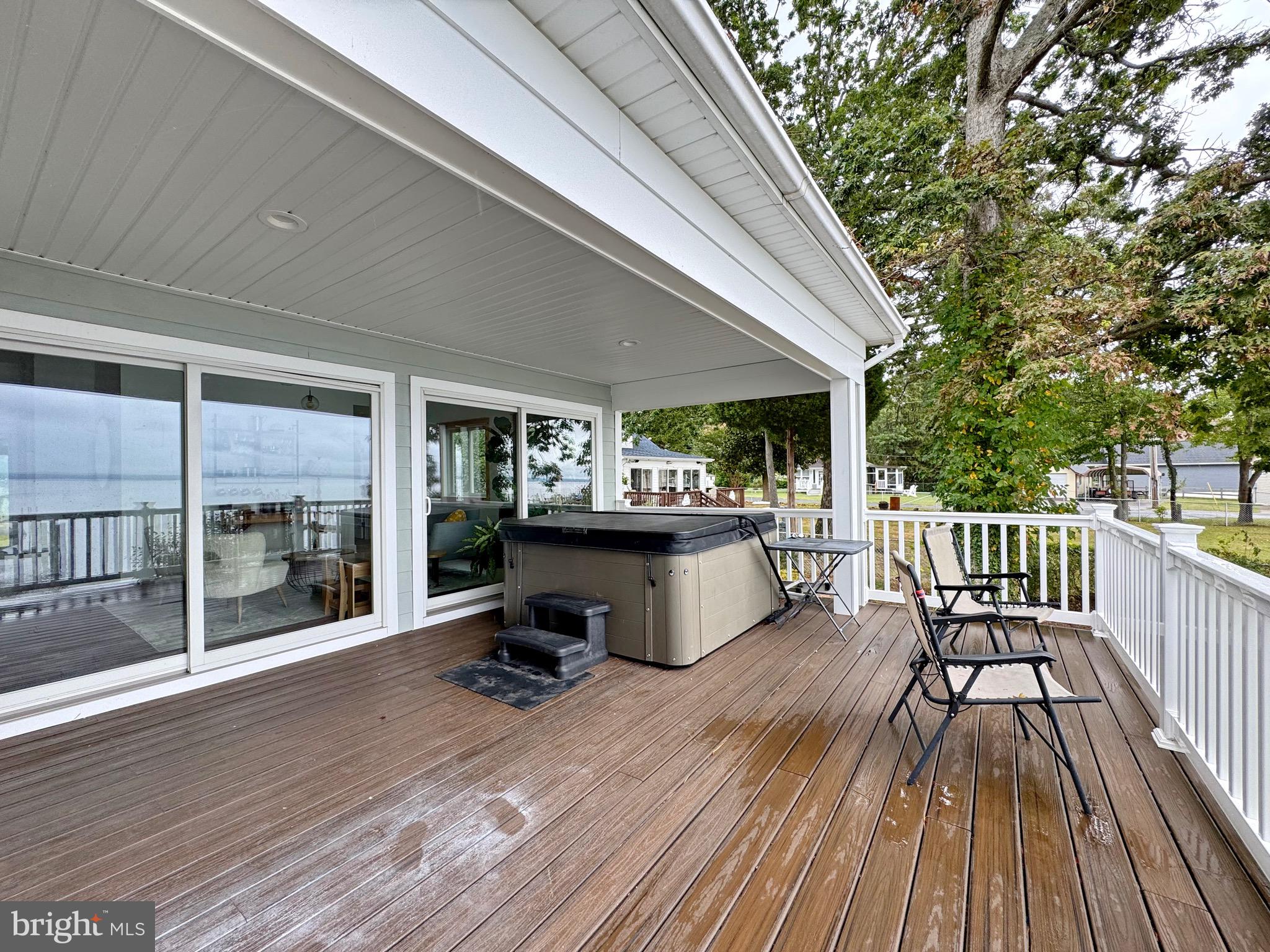 COBB ISLAND - Residential