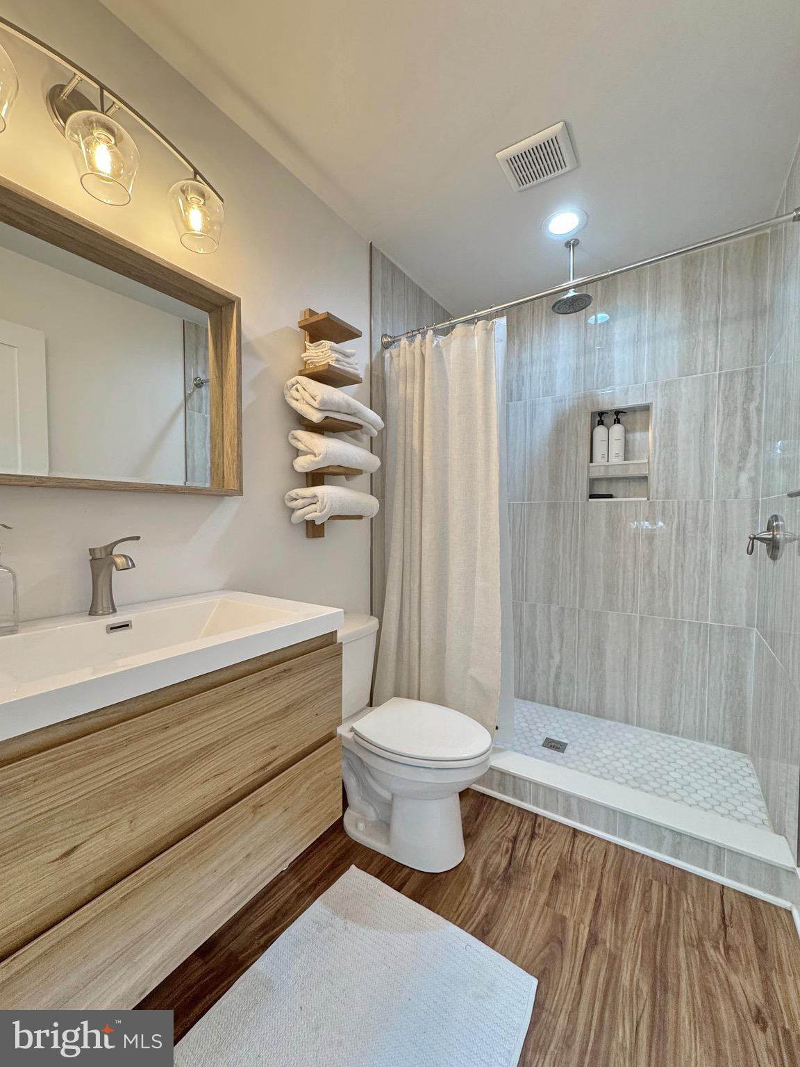 COBB ISLAND - Residential