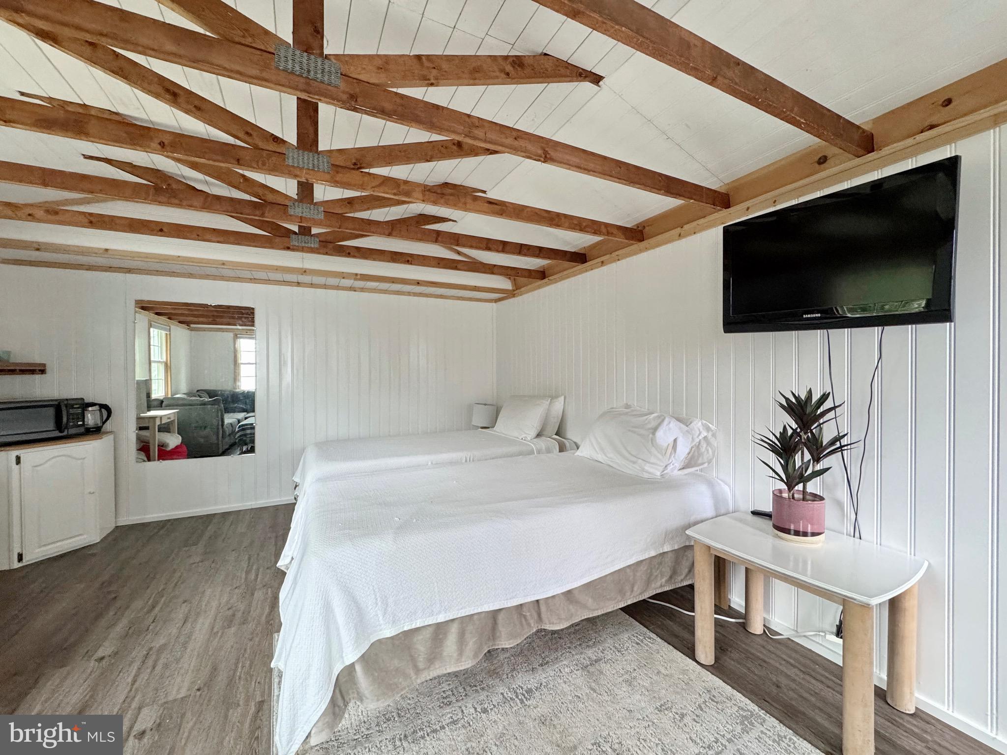 COBB ISLAND - Residential