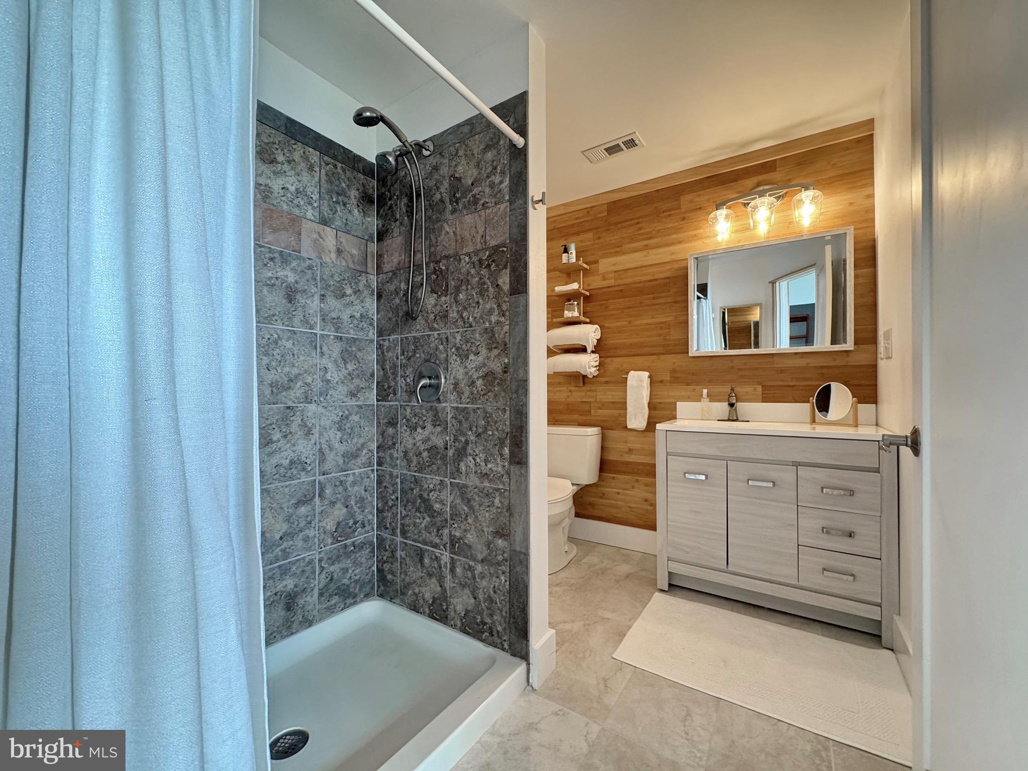 COBB ISLAND - Residential