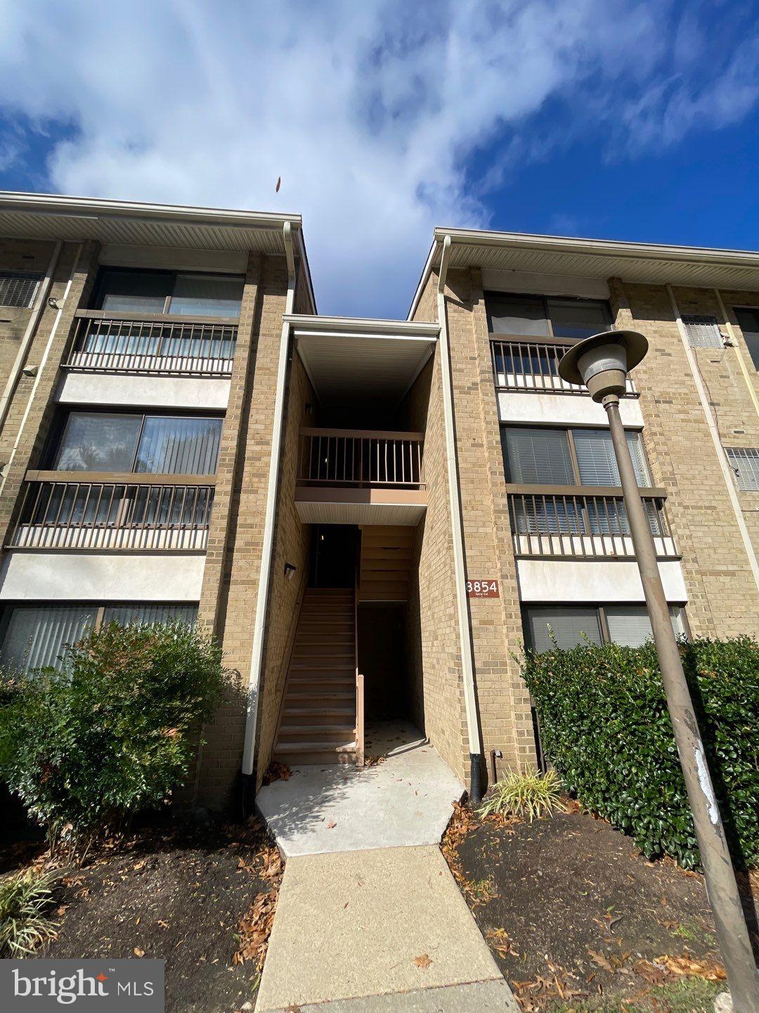 LONG REACH KNOLLS - Residential Lease