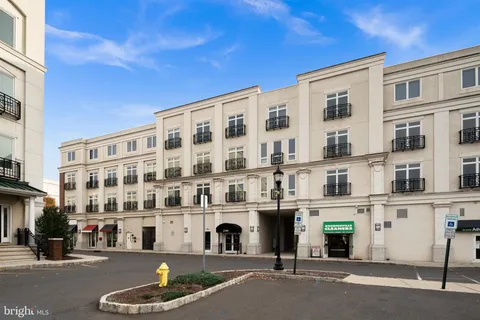 2346 Route 33 Unit 210, Robbinsville, NJ MLS: NJME2058542