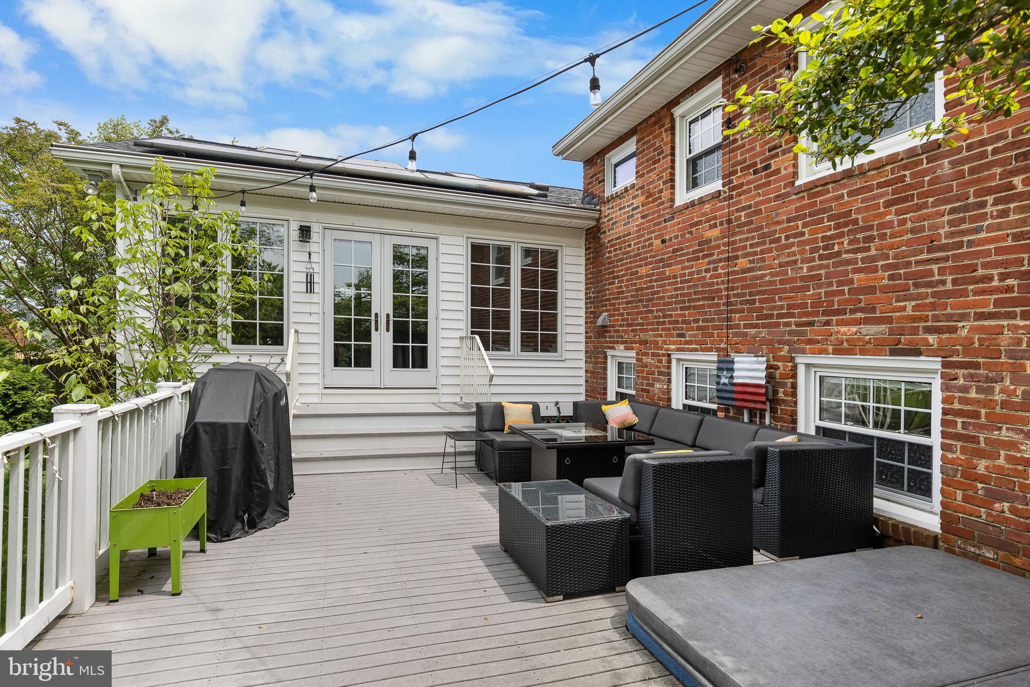 VARSITY PARK - Residential