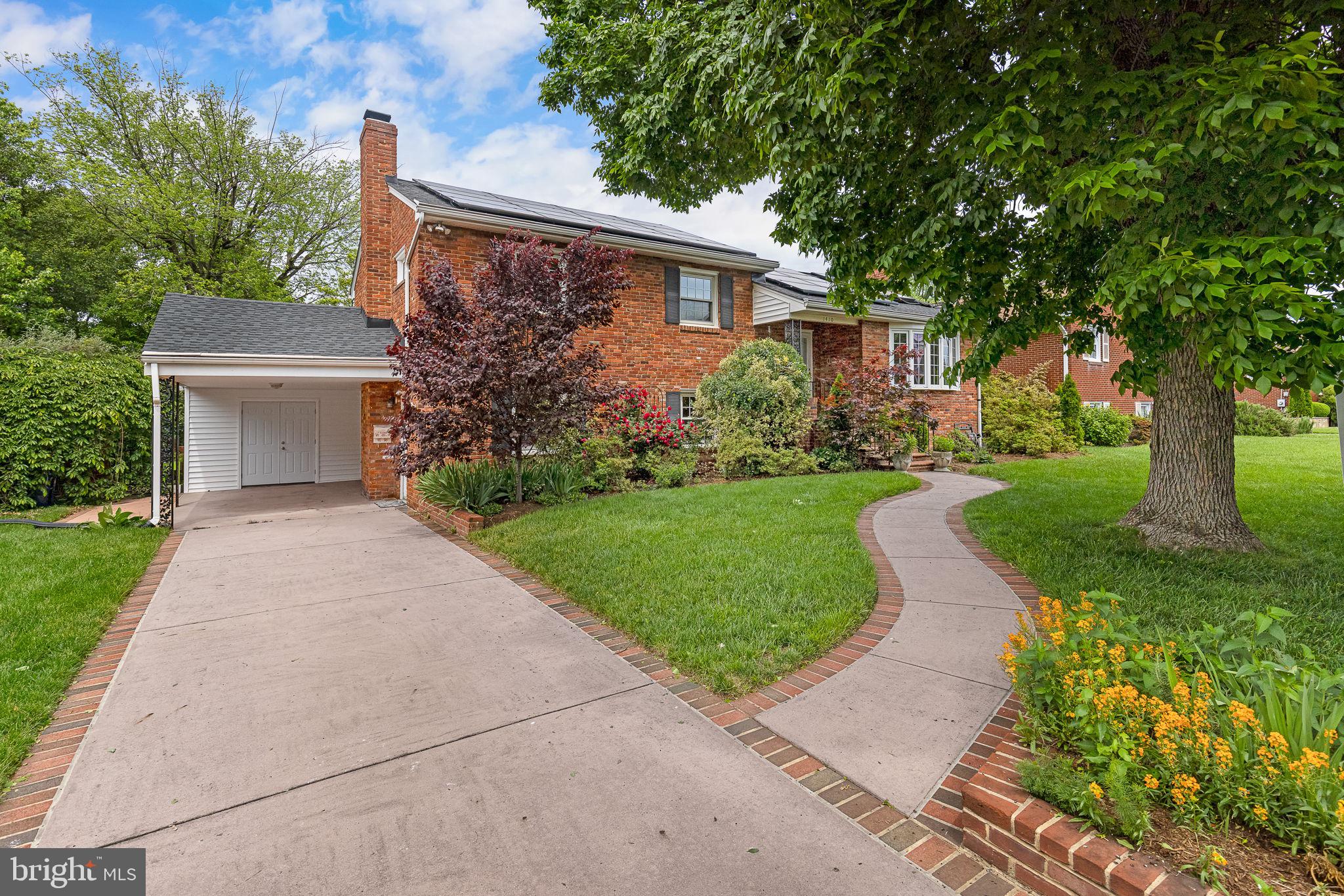 VARSITY PARK - Residential