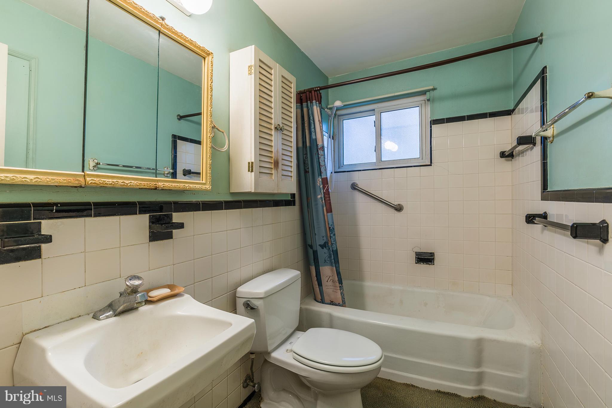 BROYHILL CREST - Residential