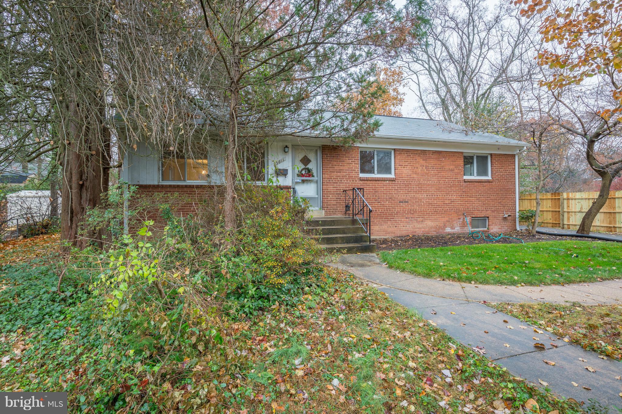 BROYHILL CREST - Residential