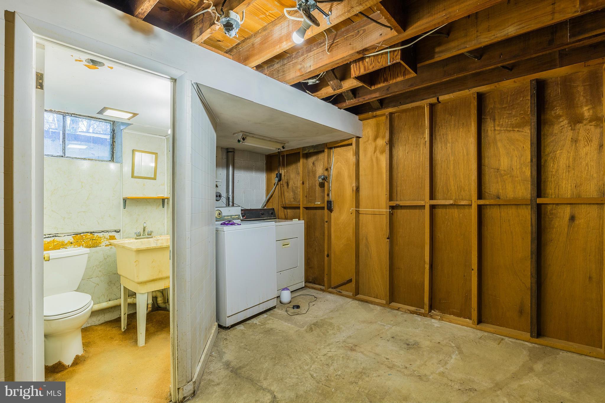 BROYHILL CREST - Residential