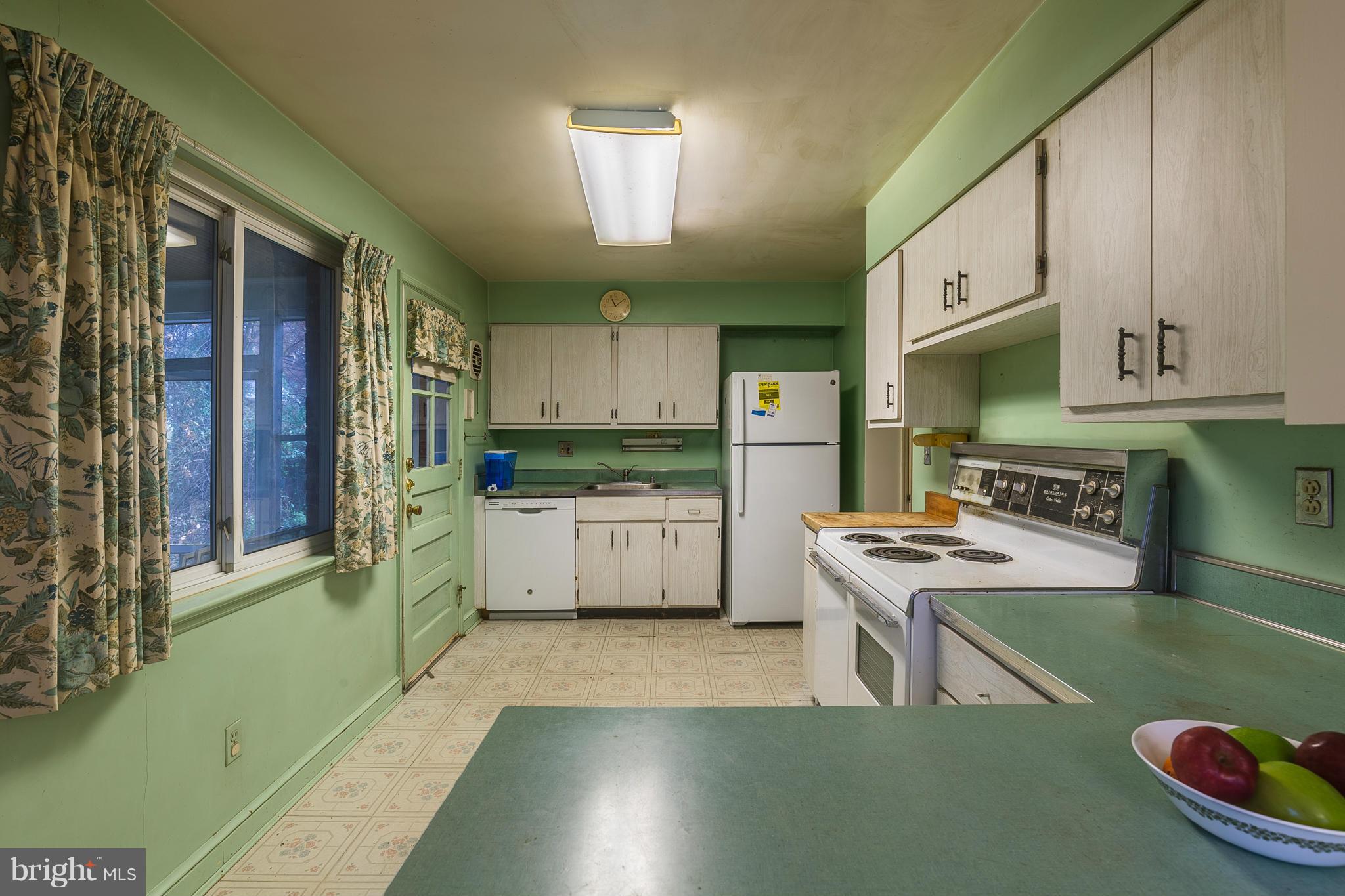 BROYHILL CREST - Residential