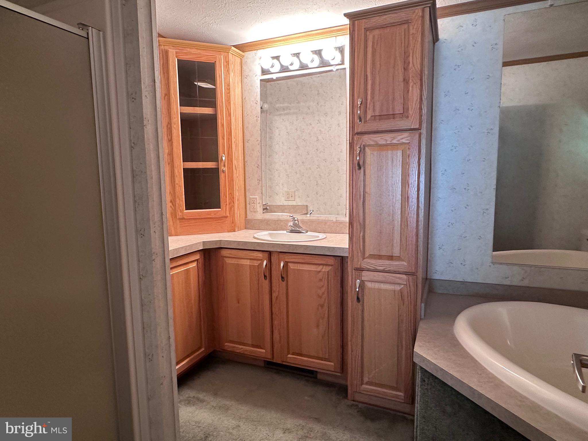 ETTERS - Commercial Sale