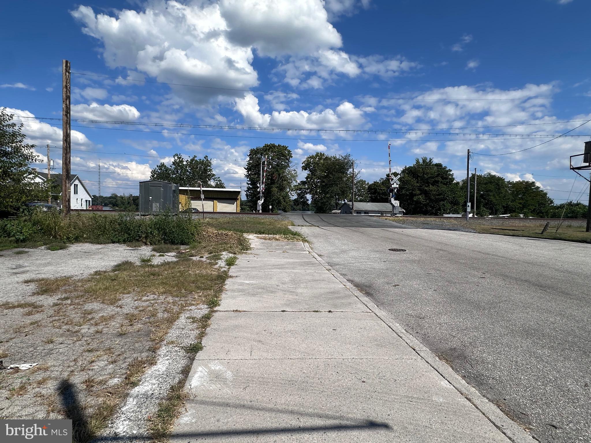 ETTERS - Commercial Sale