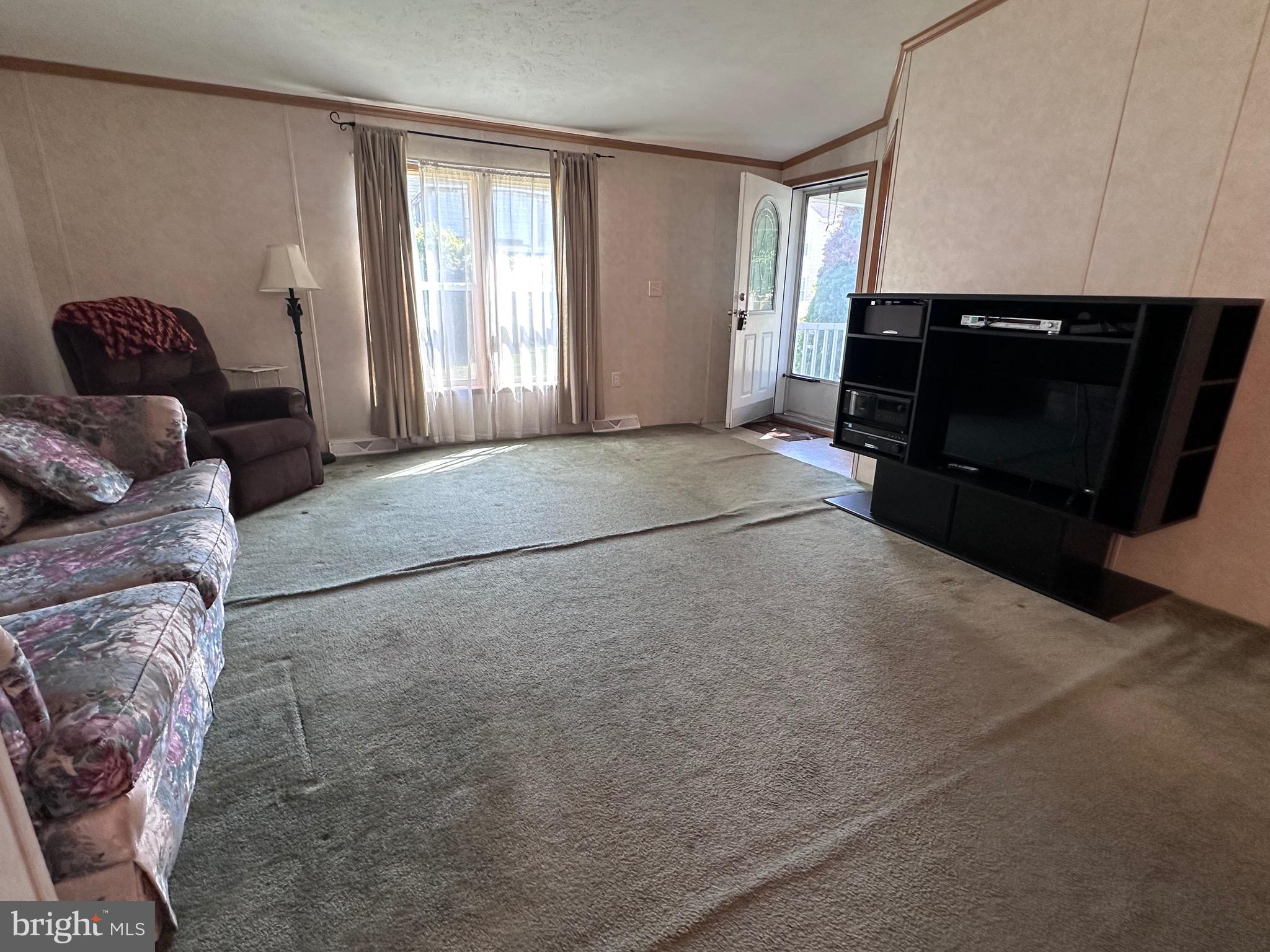 ETTERS - Commercial Sale