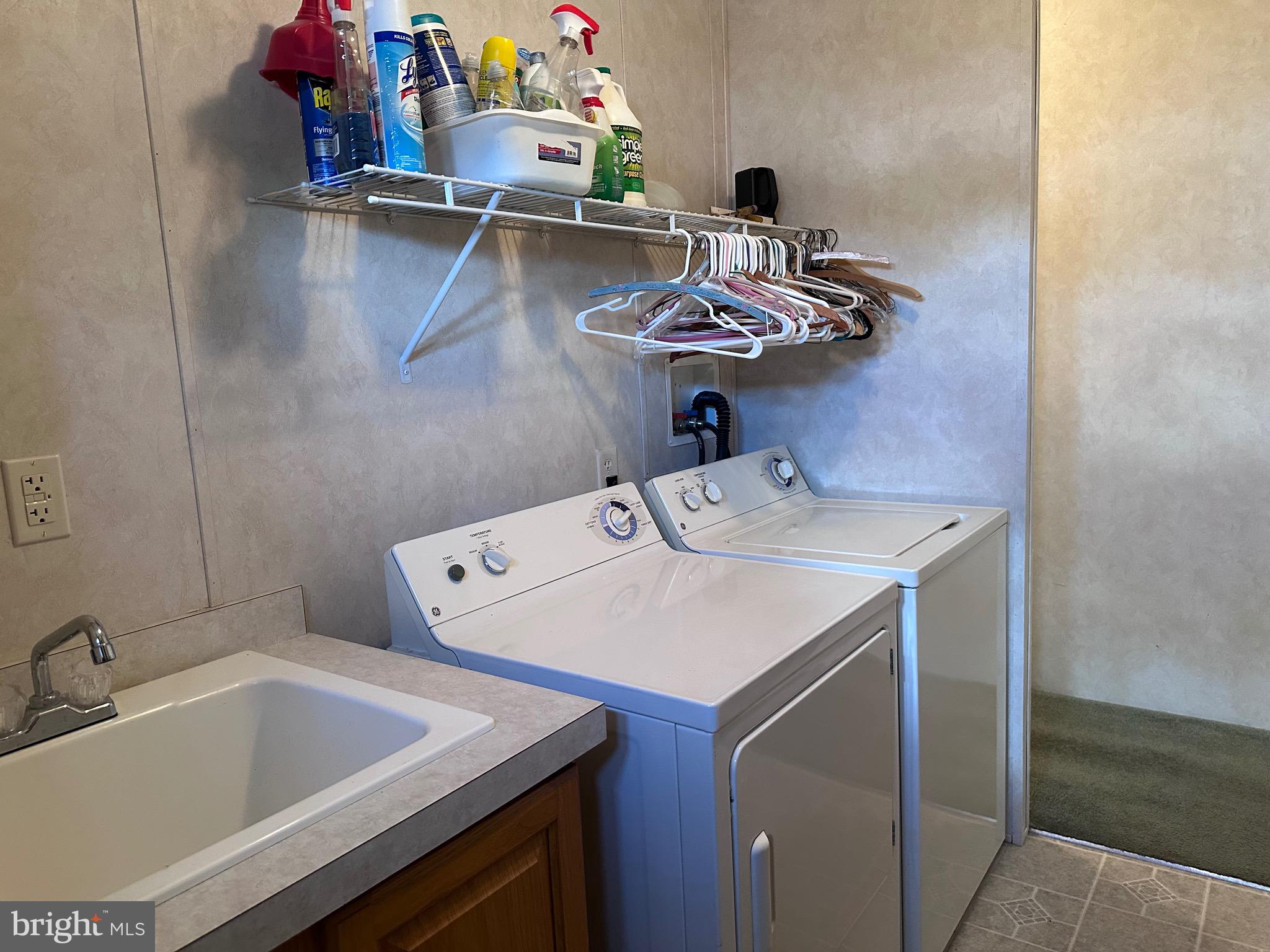 ETTERS - Commercial Sale