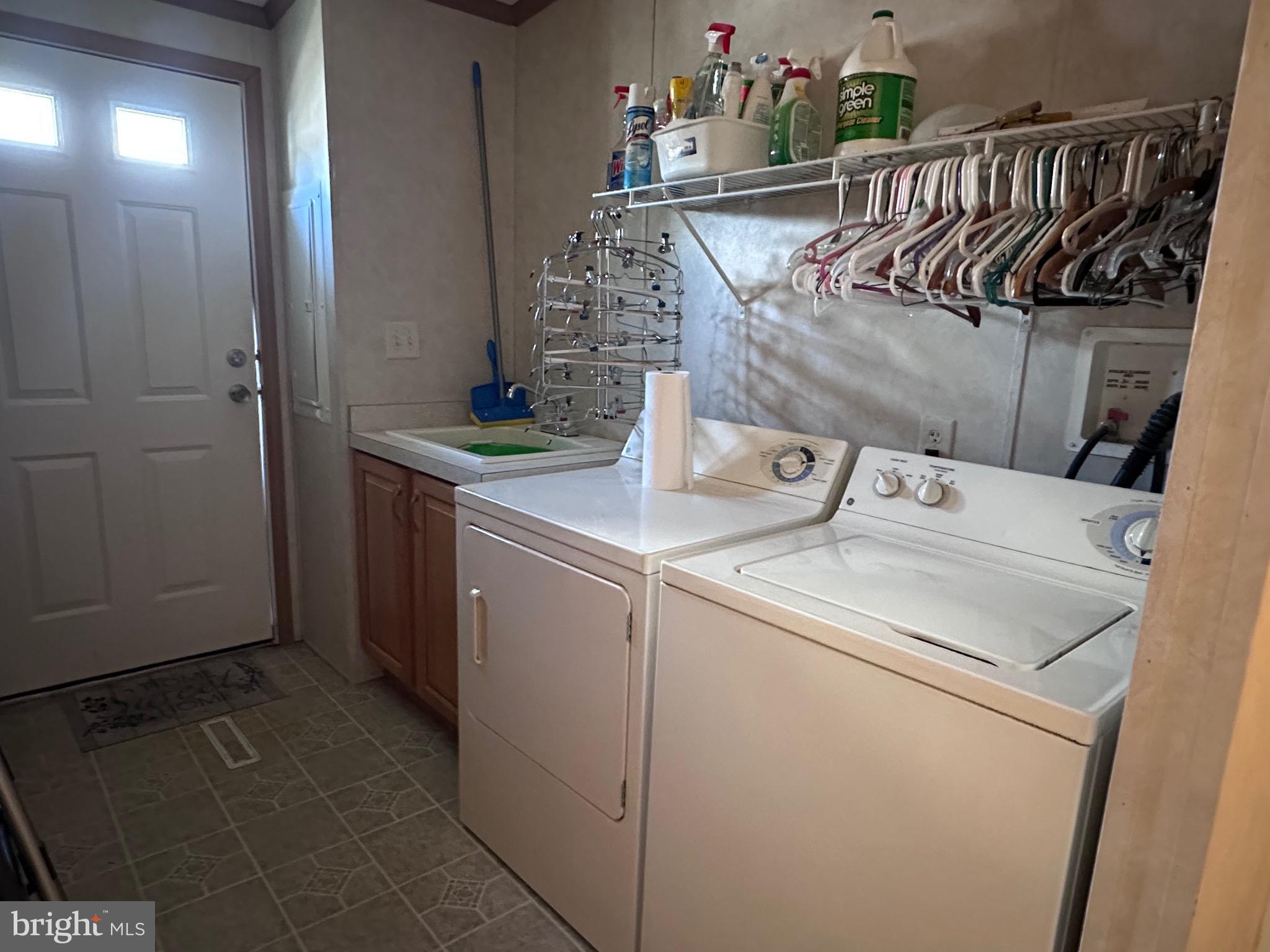 ETTERS - Commercial Sale