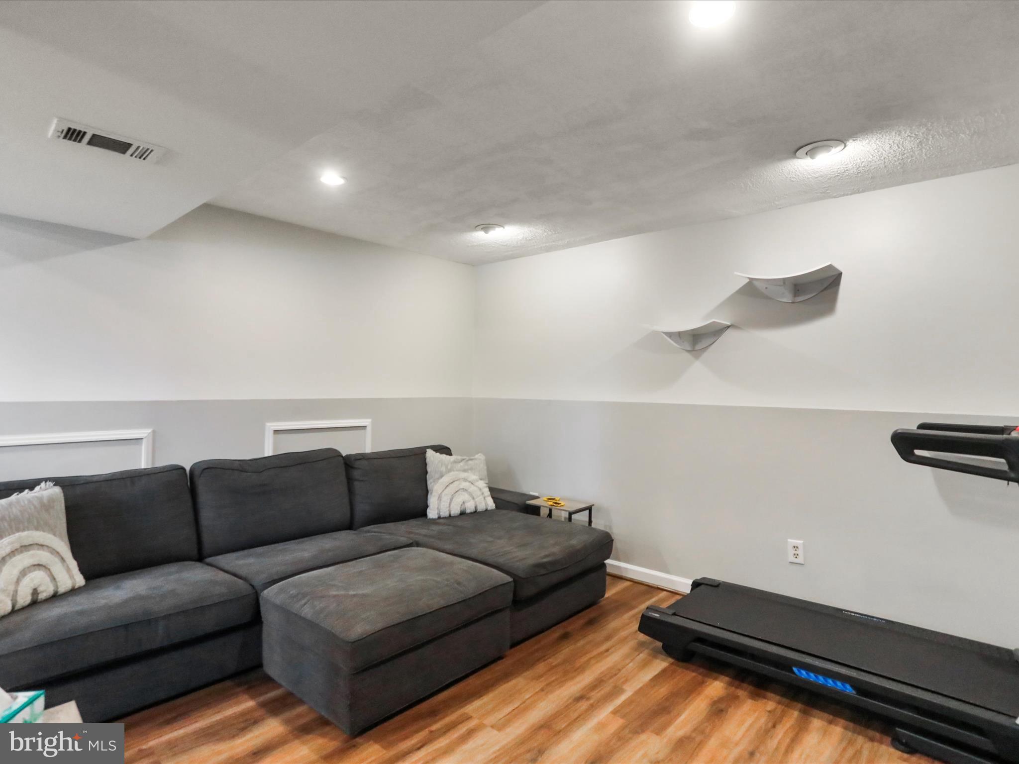 AMBER MEADOWS - Residential