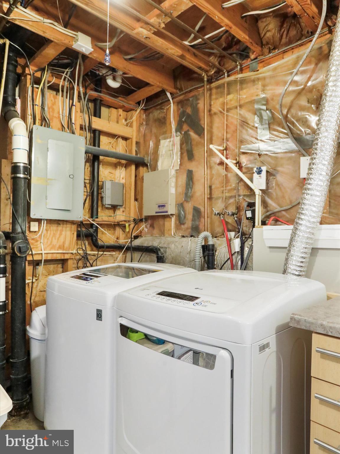 AMBER MEADOWS - Residential