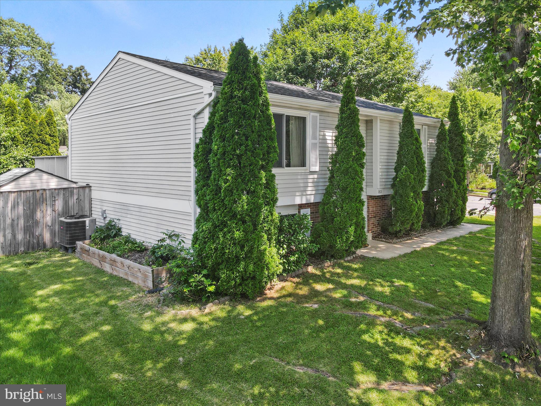 1801 NOBLEWOOD COURT