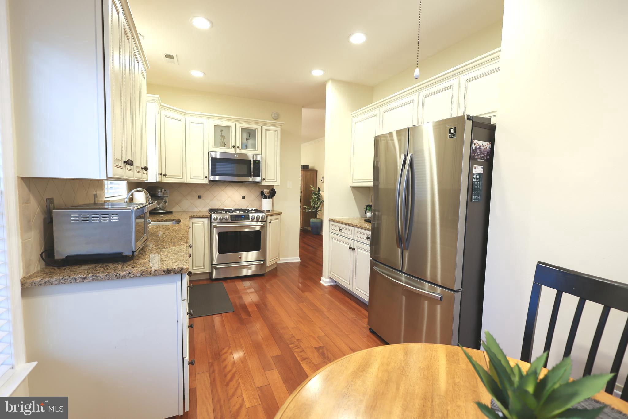 BROOKSTONE - Residential