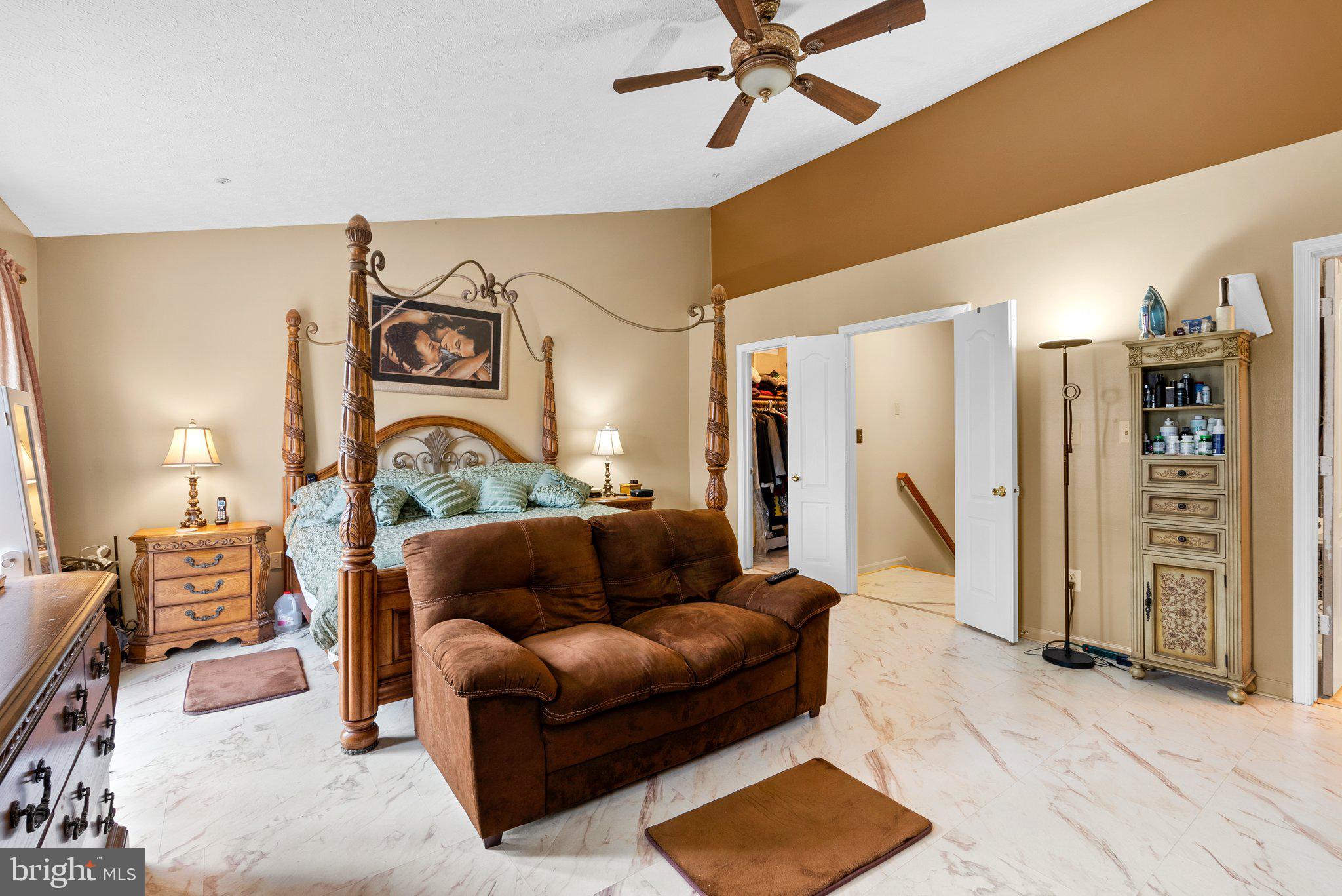 GLENSFORD CONDO - Residential