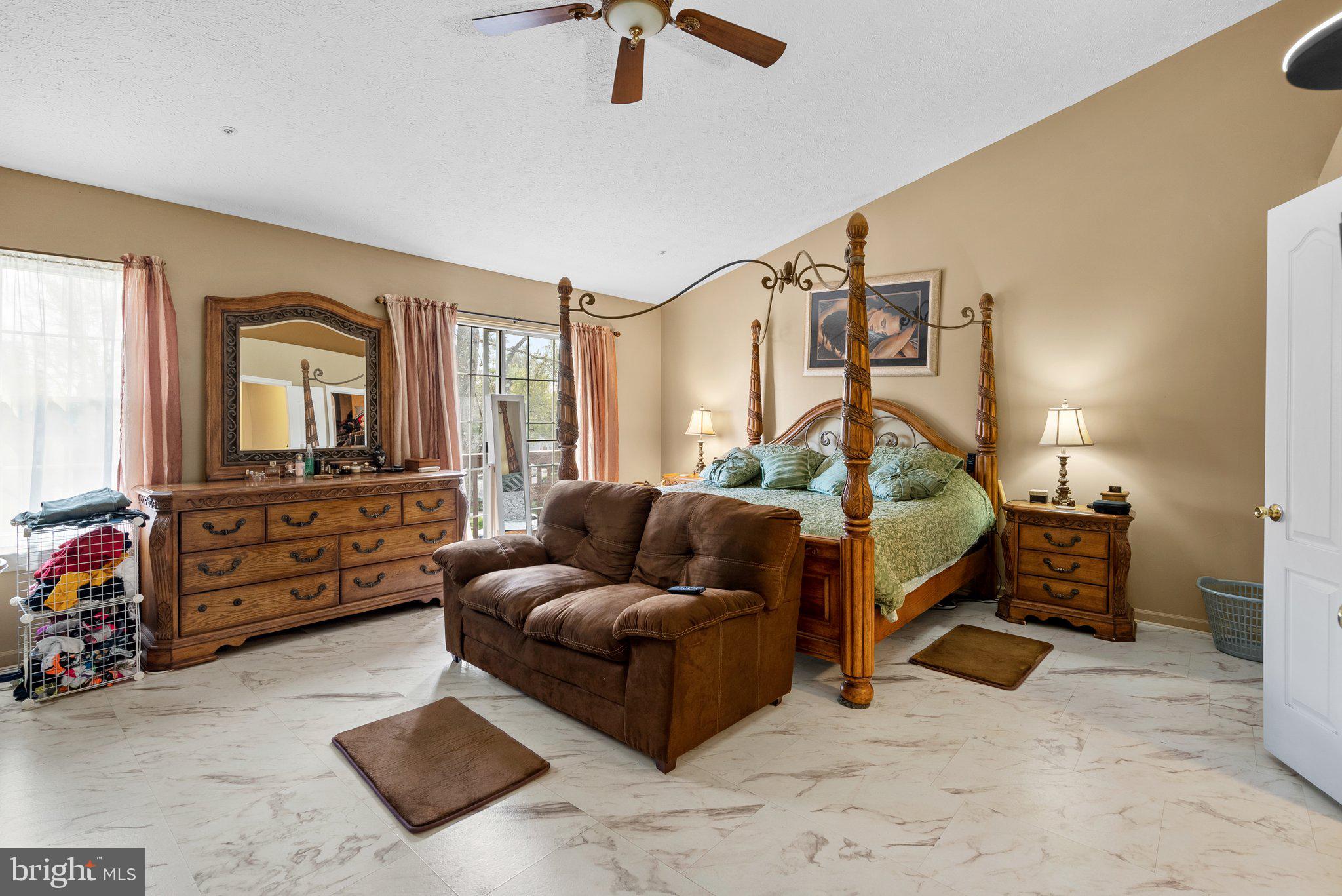 GLENSFORD CONDO - Residential