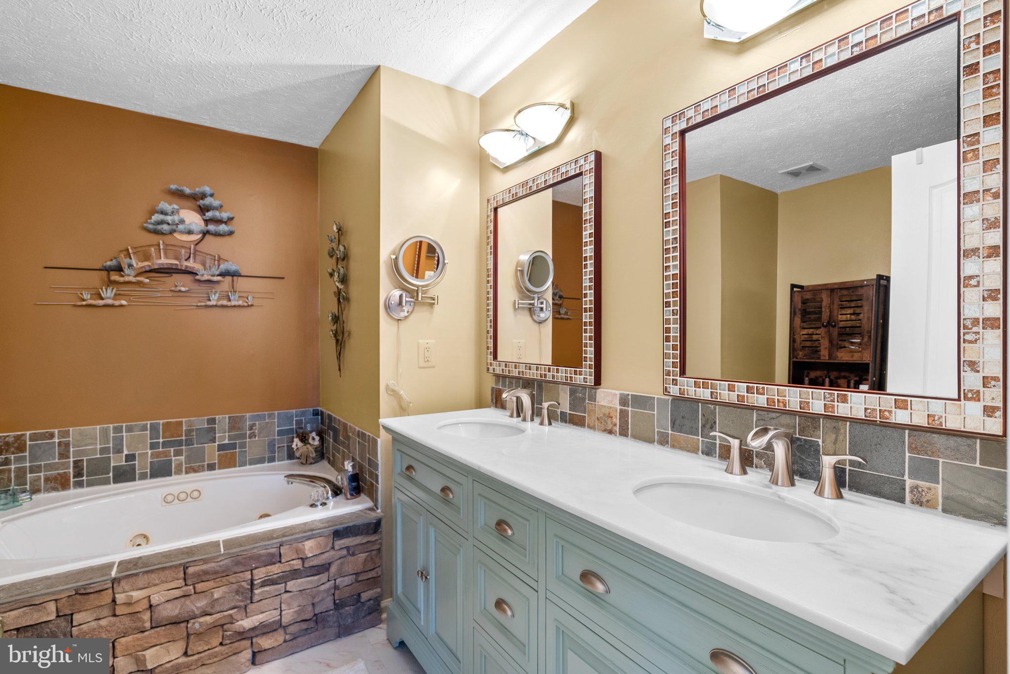 GLENSFORD CONDO - Residential