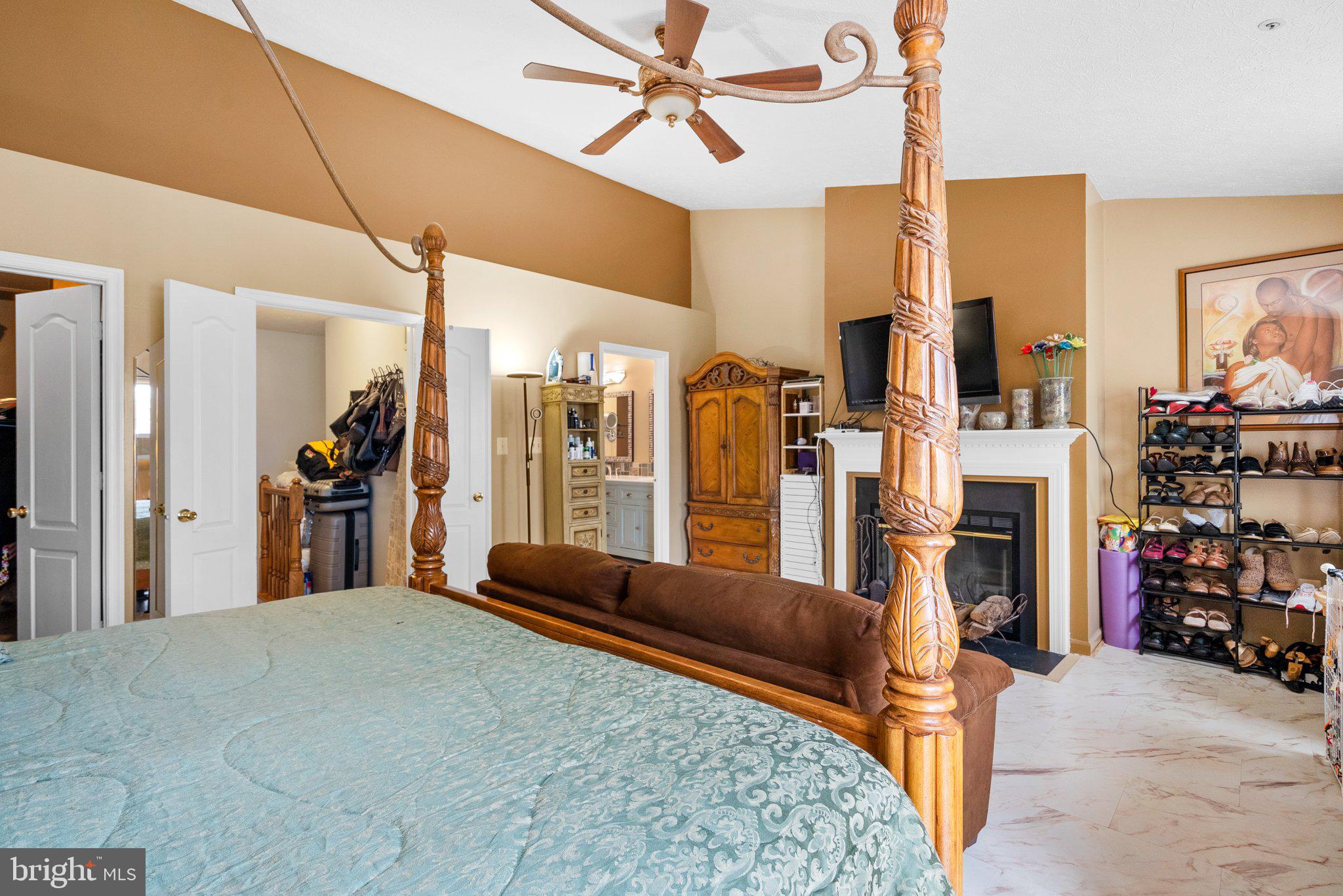 GLENSFORD CONDO - Residential