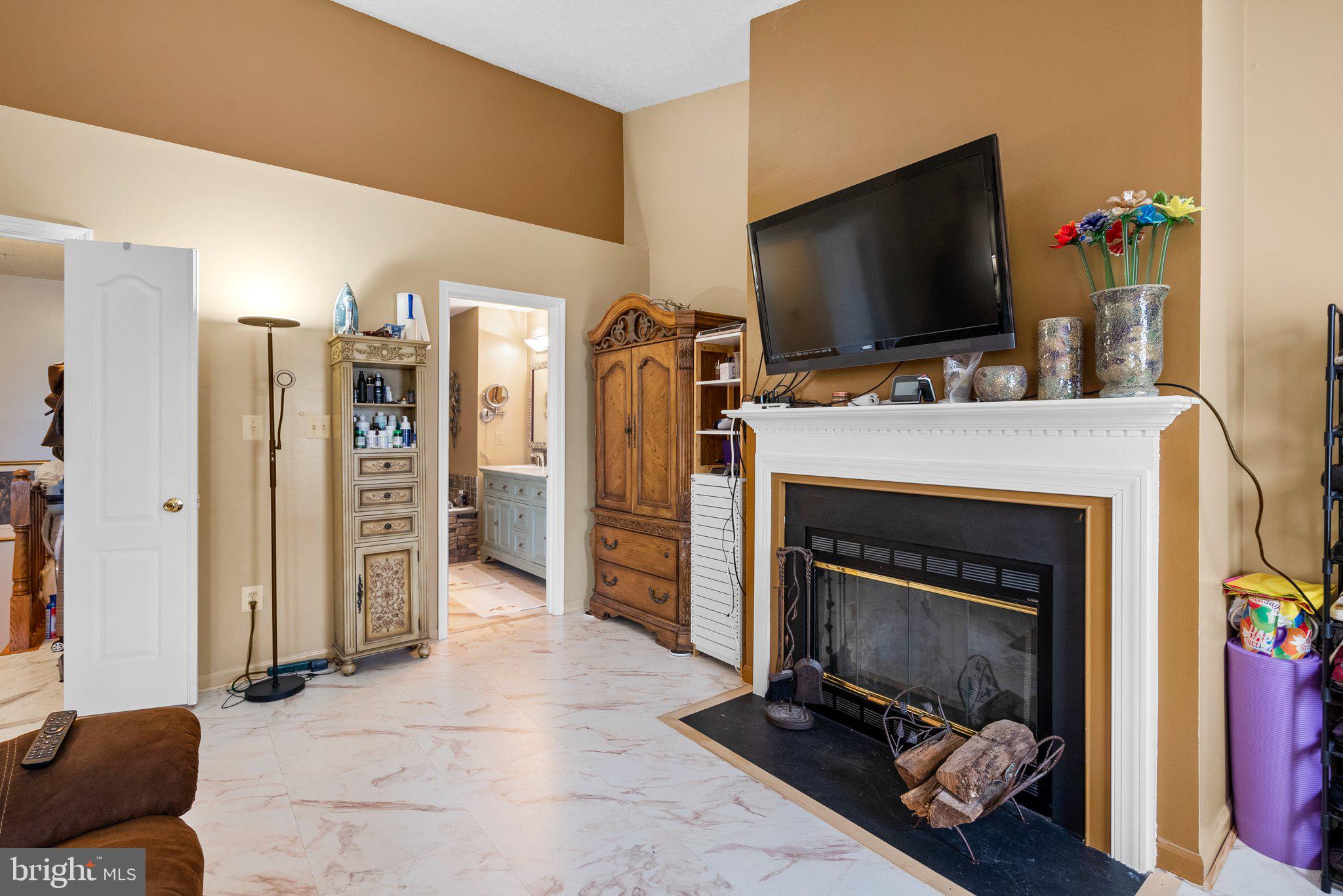 GLENSFORD CONDO - Residential