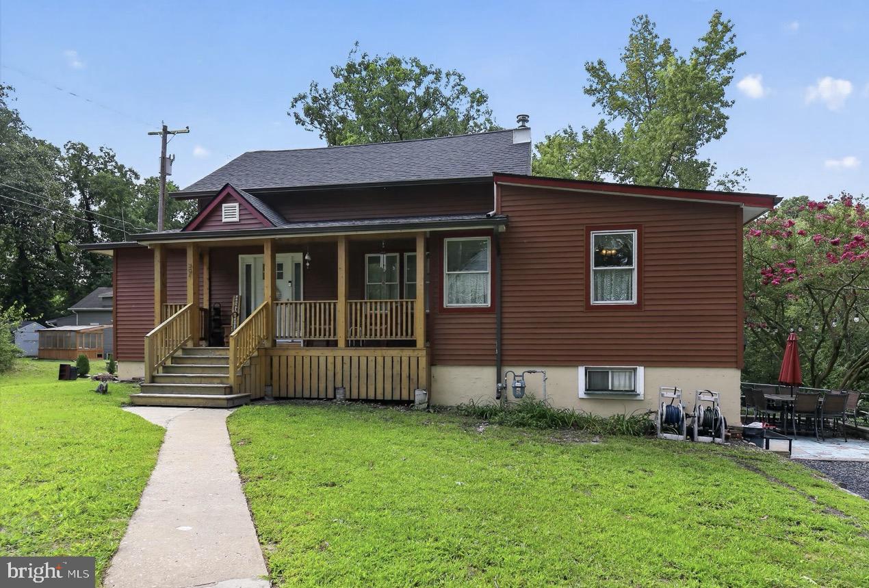 27 HIGGINS AVENUE