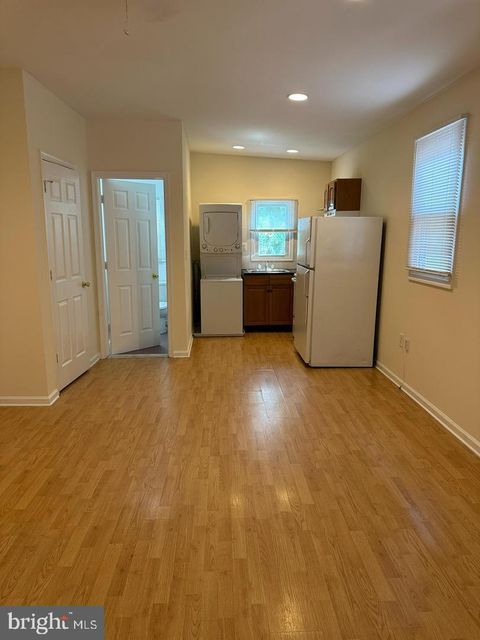 Townhouse For Rent - 1502 Brown Street #2R<br/> PHILADELPHIA, PA 19130