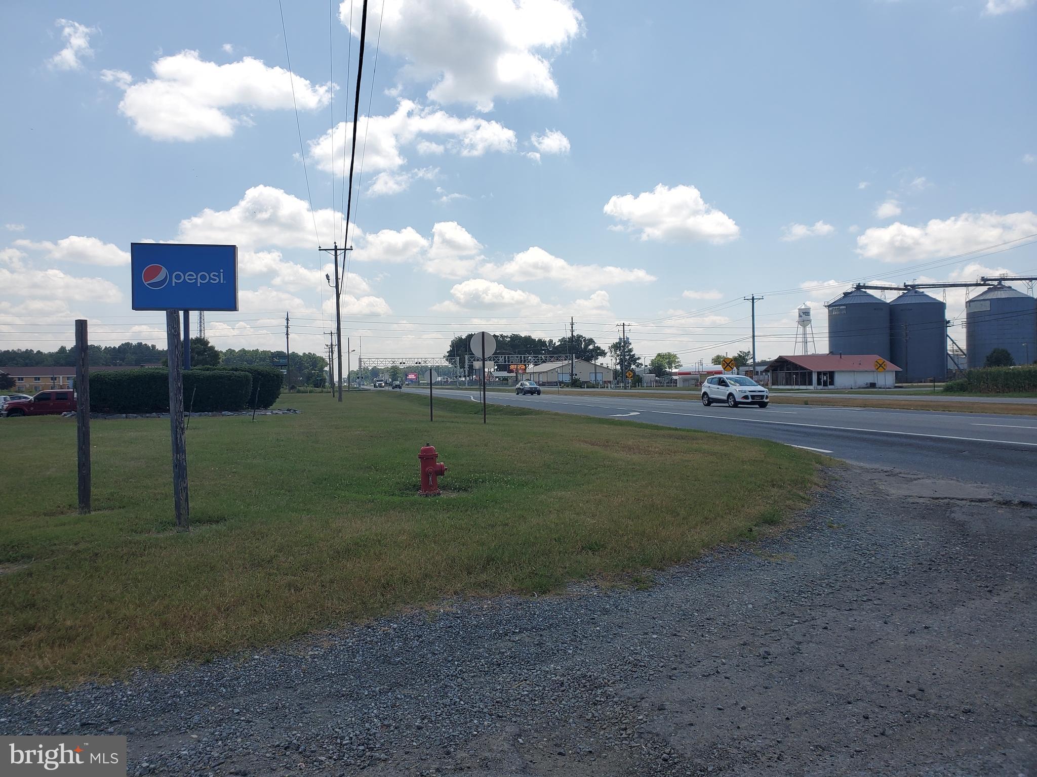 S DUPONT HIGHWAY