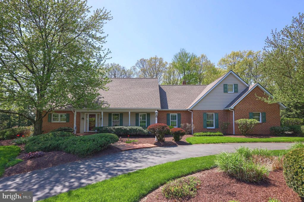 Photo of 792 SCOTT LN, LITITZ, PA 17543 (MLS # PALA2033624)