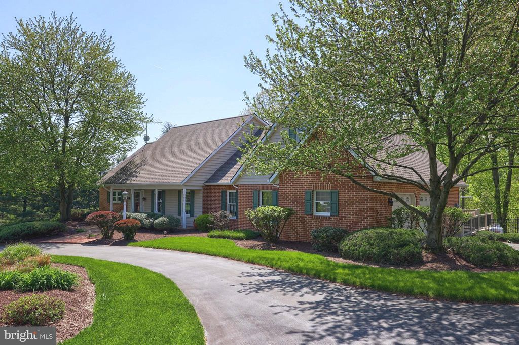 Photo of 792 SCOTT LN, LITITZ, PA 17543 (MLS # PALA2033624)