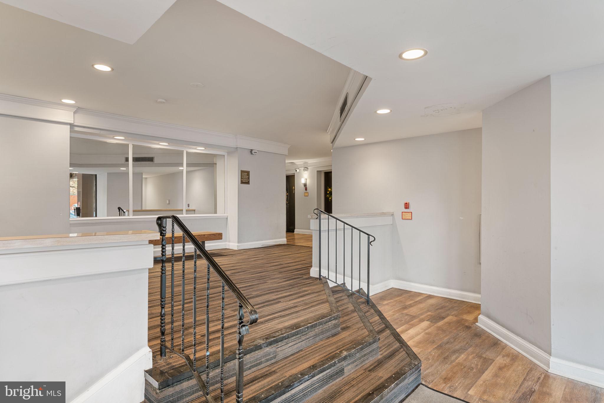 IVYMOUNT COURT - Residential