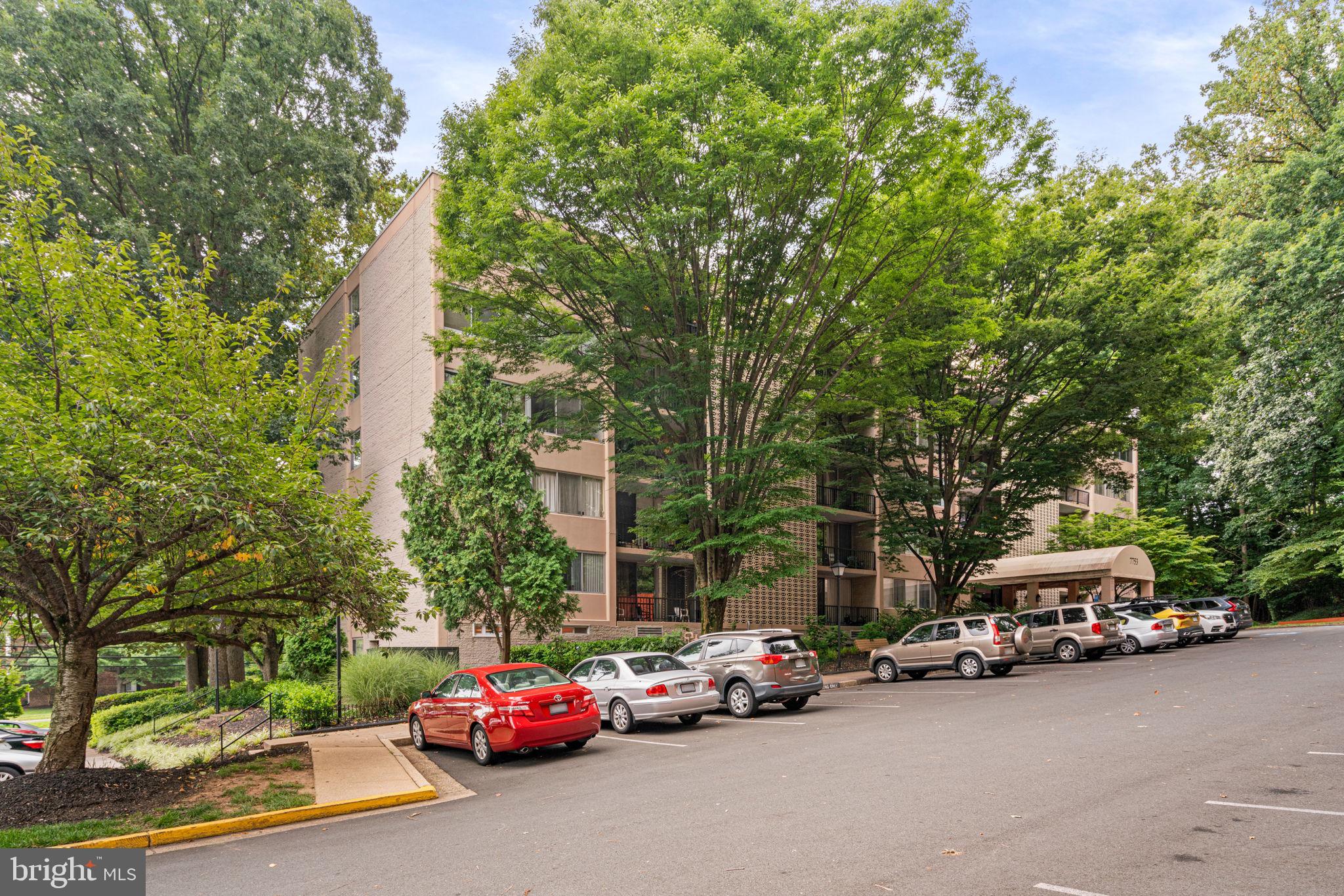 IVYMOUNT COURT - Residential