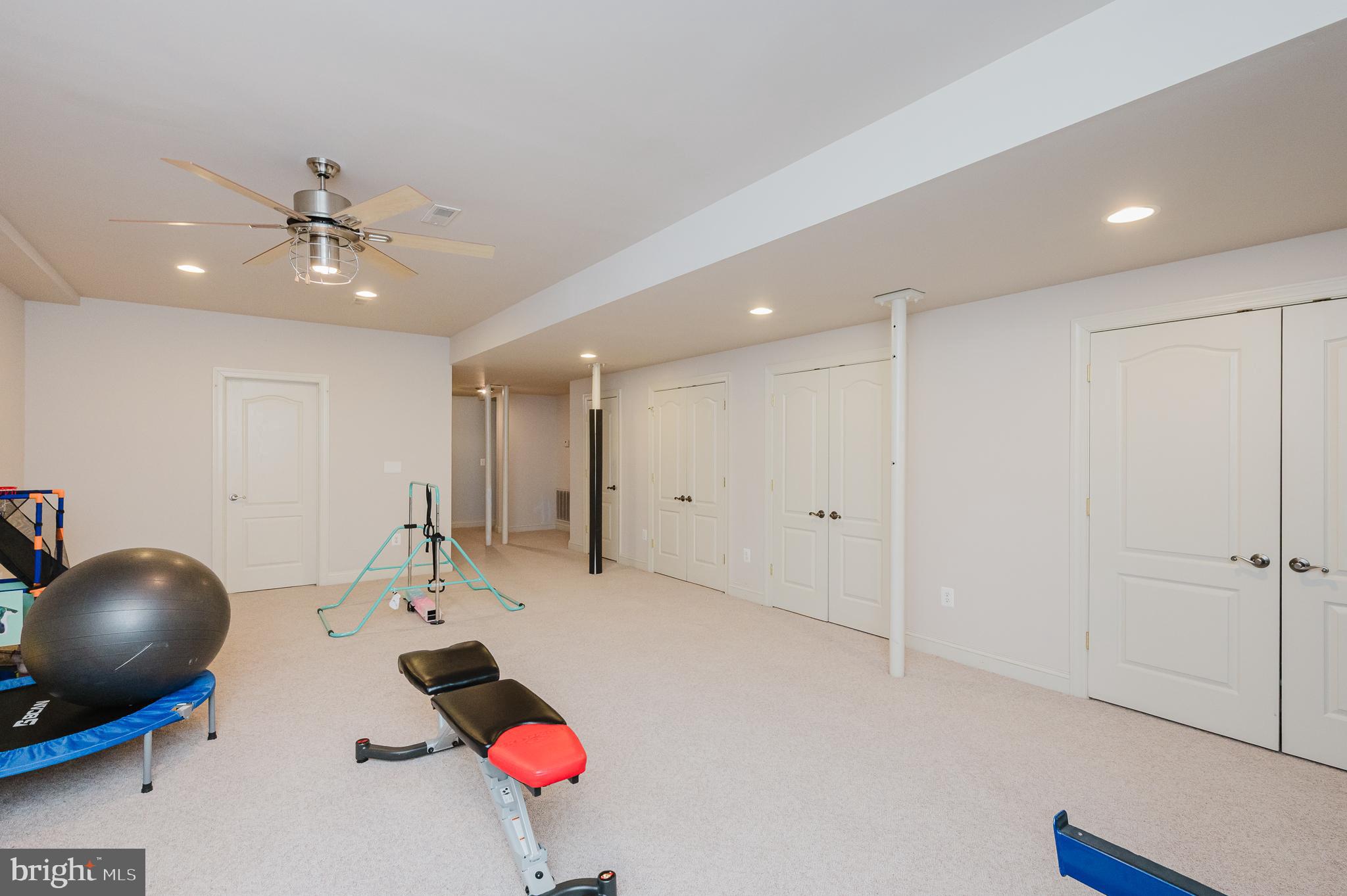 FOX CHASE - Residential