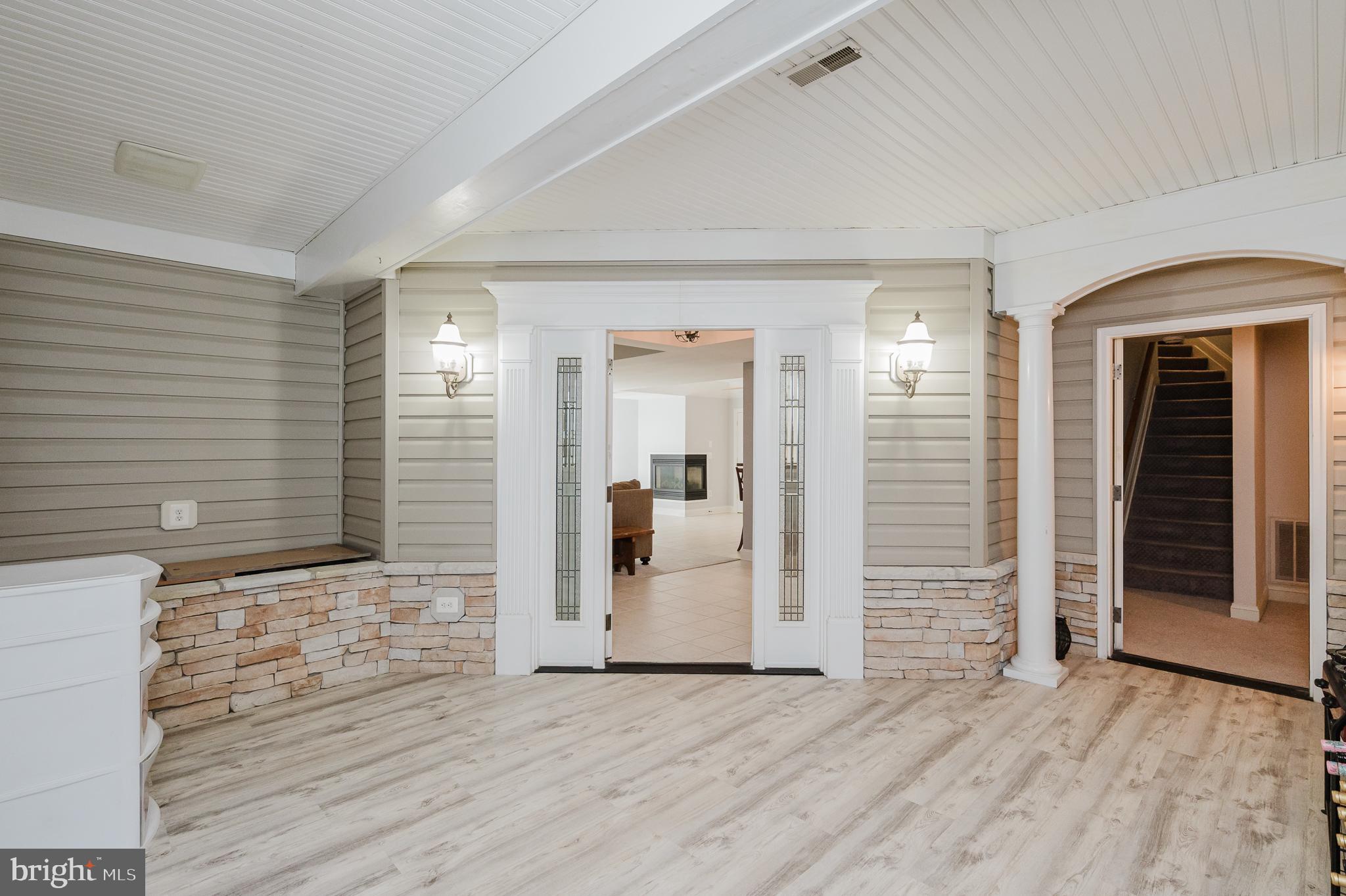 FOX CHASE - Residential