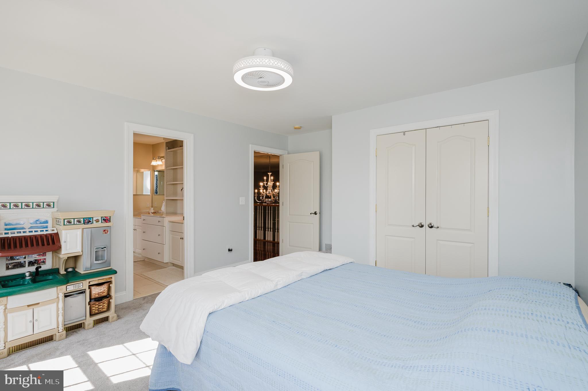 FOX CHASE - Residential