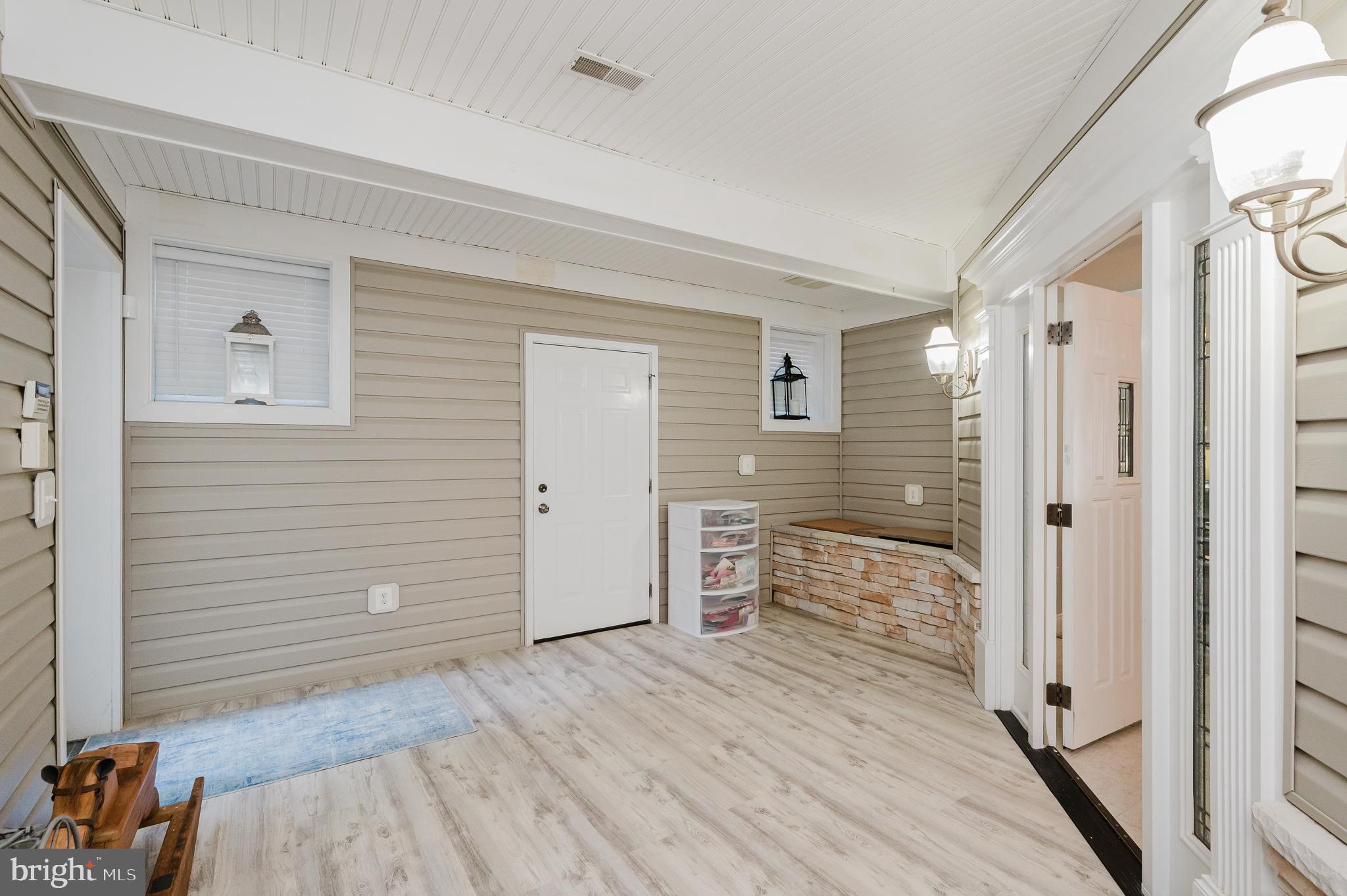 FOX CHASE - Residential