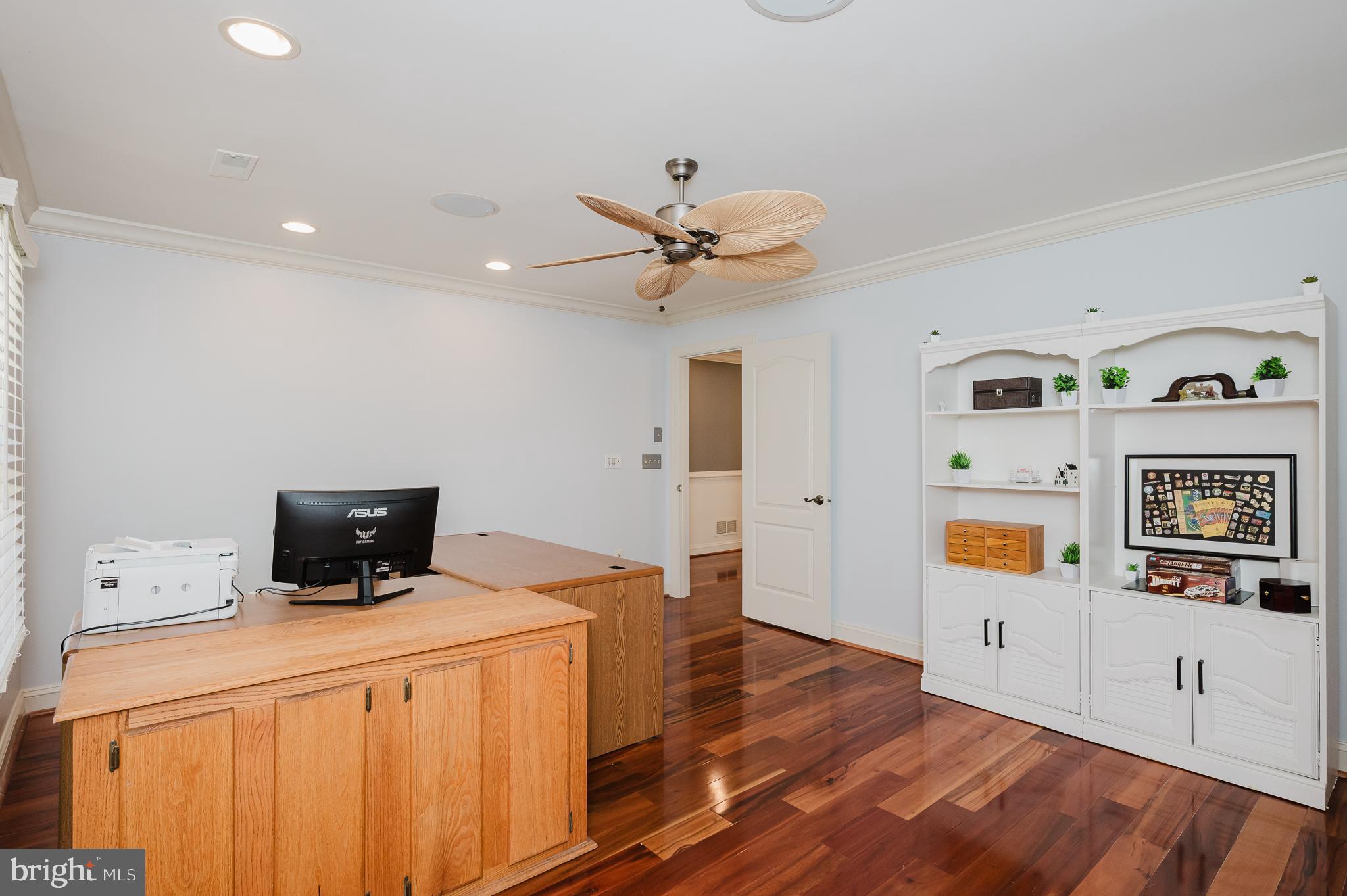 FOX CHASE - Residential