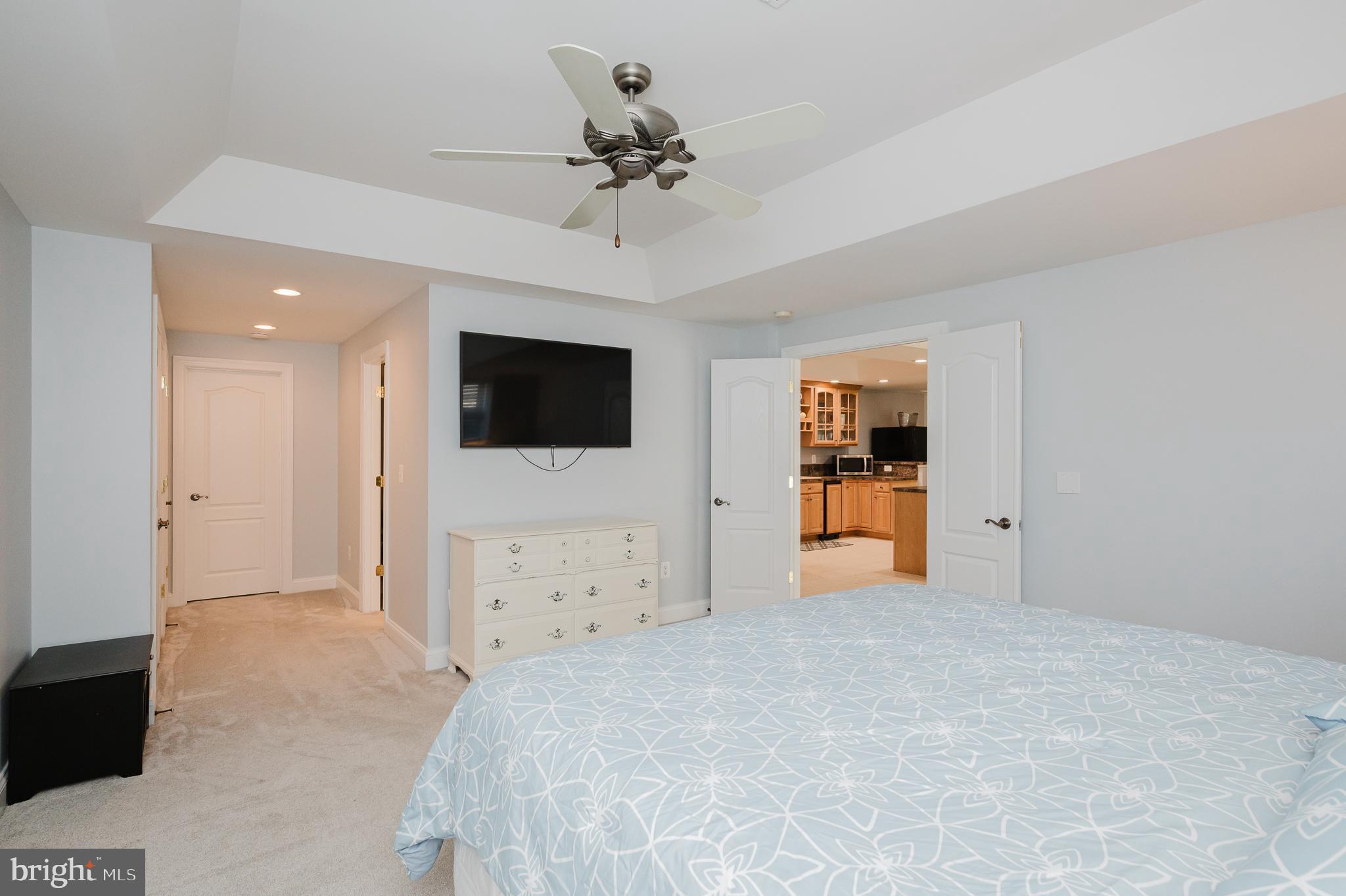 FOX CHASE - Residential