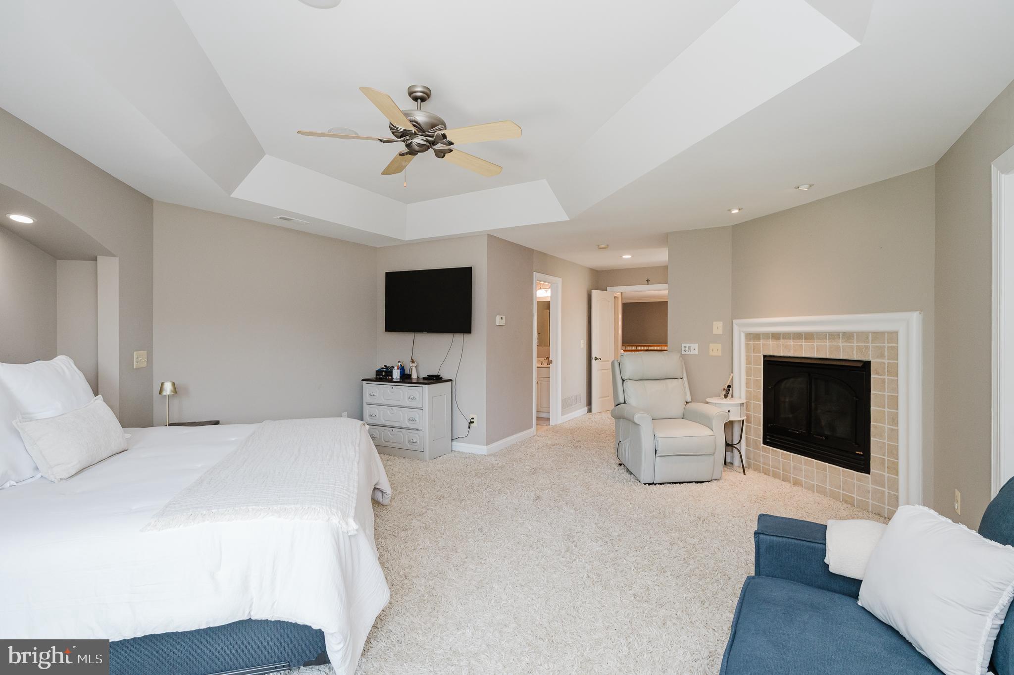 FOX CHASE - Residential