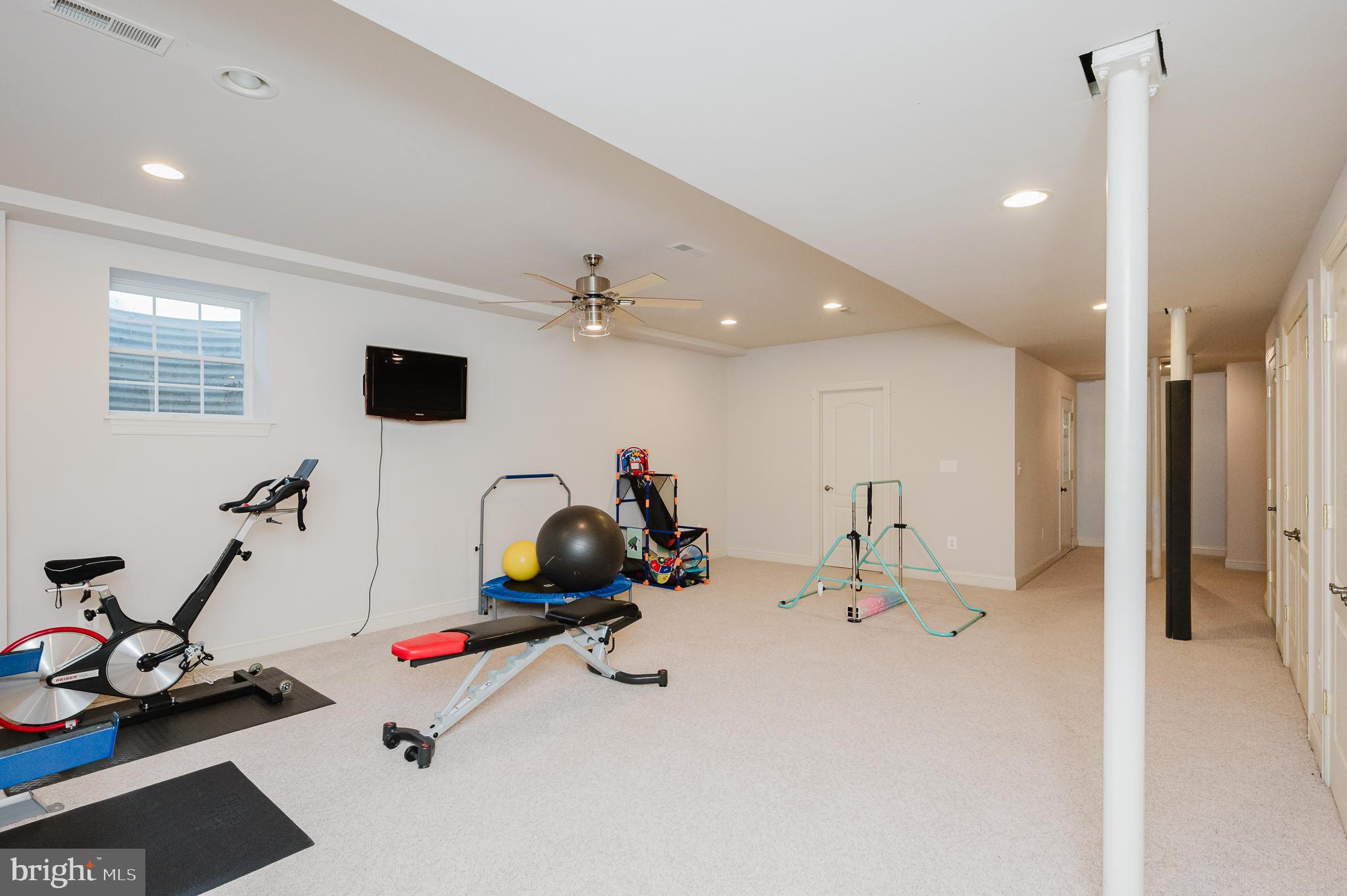 FOX CHASE - Residential