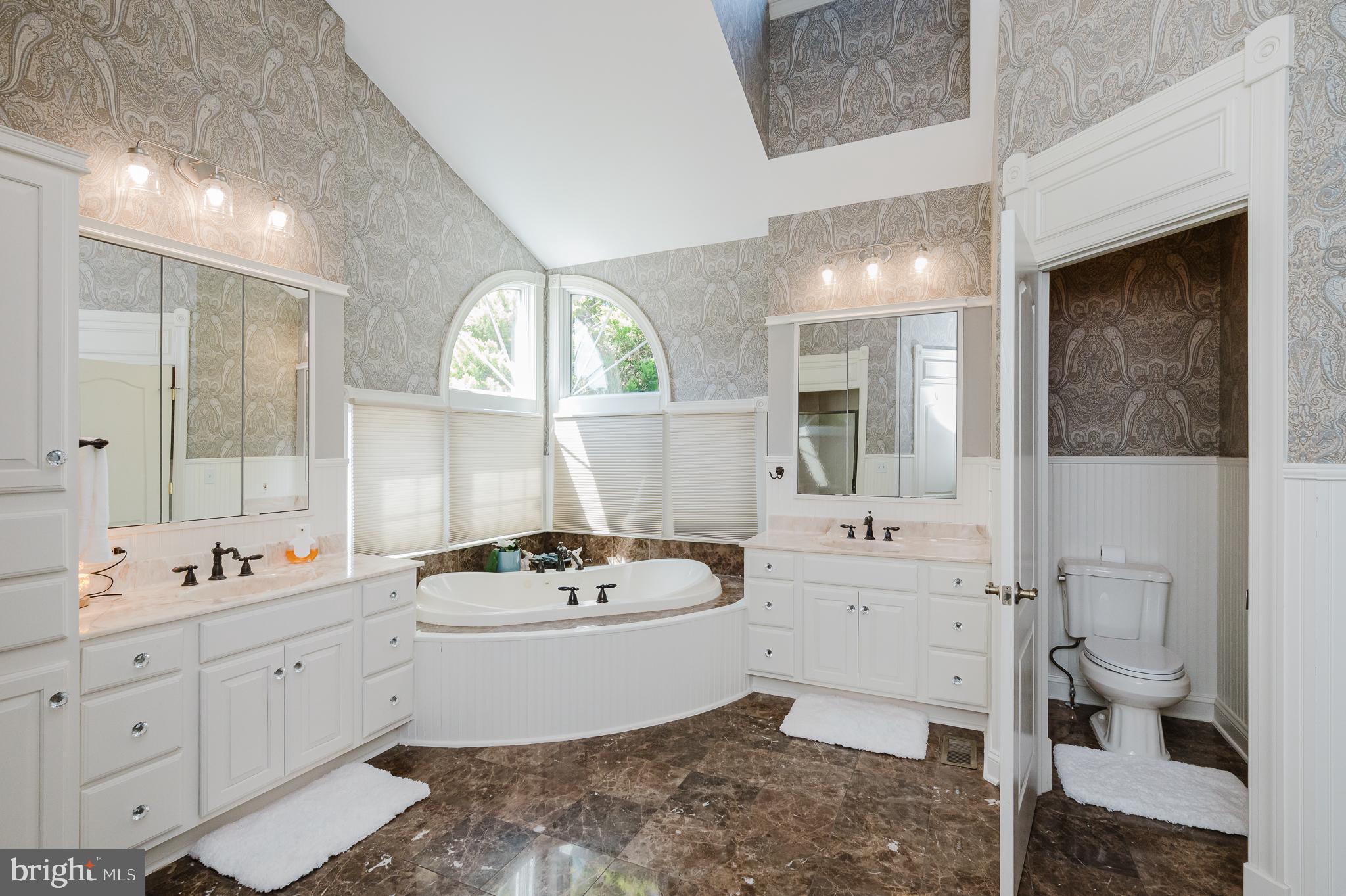 FOX CHASE - Residential