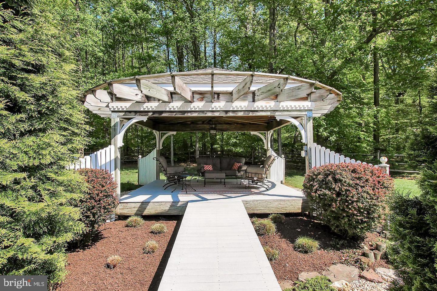 FOX CHASE - Residential