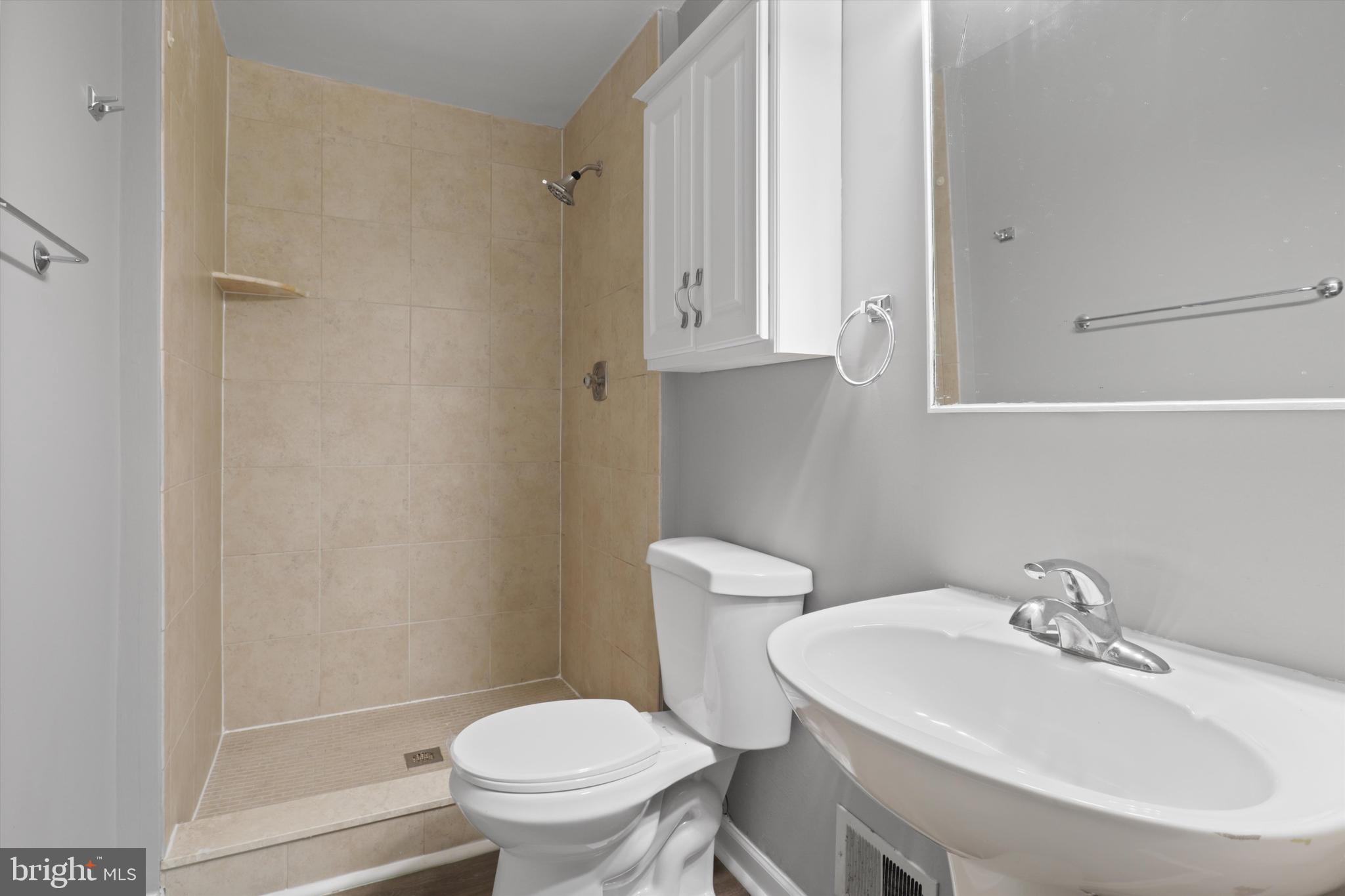 NEWINGTON FOREST - Residential Lease