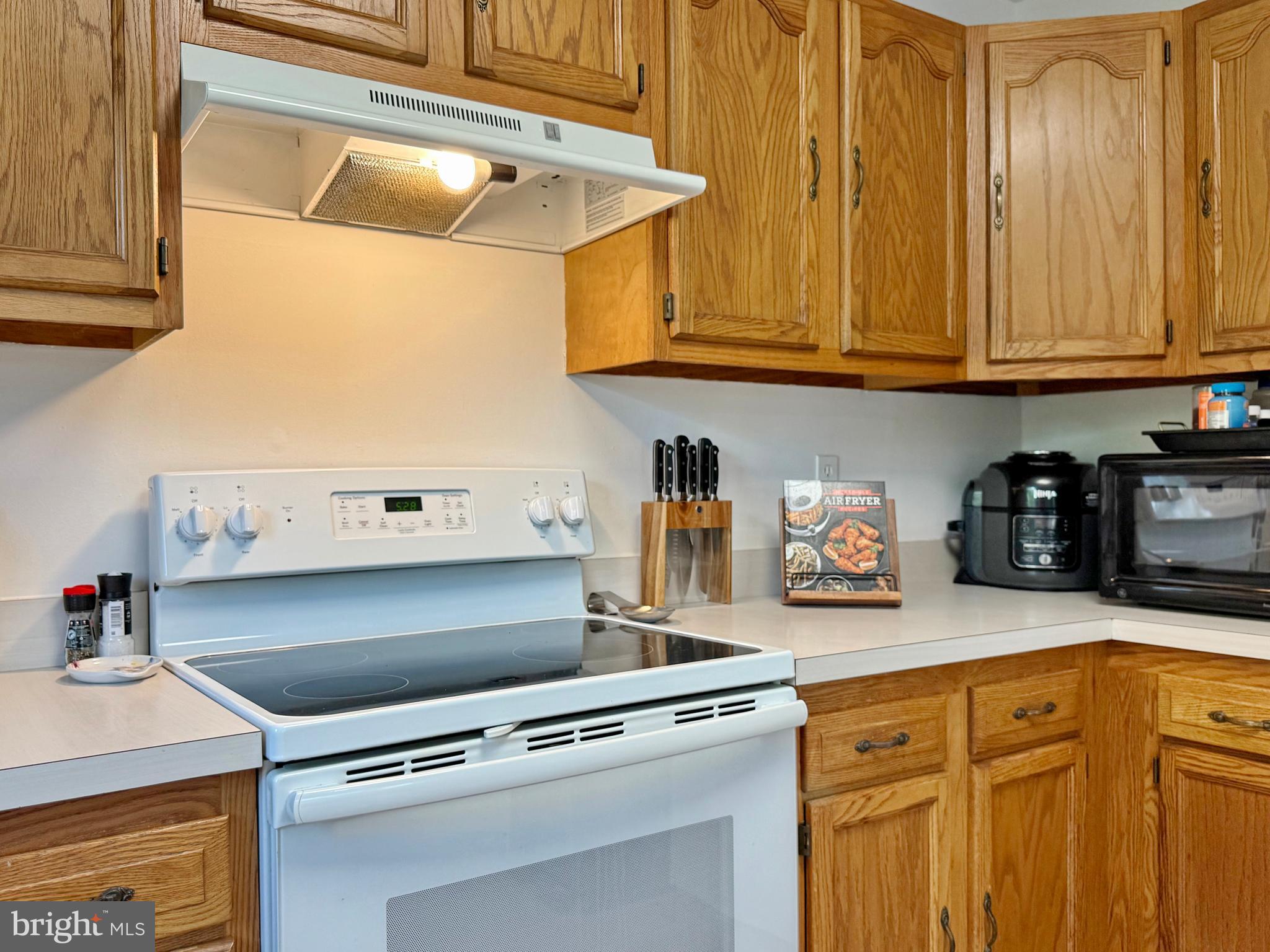 BAYSIDE TOWNHOUSES - Residential