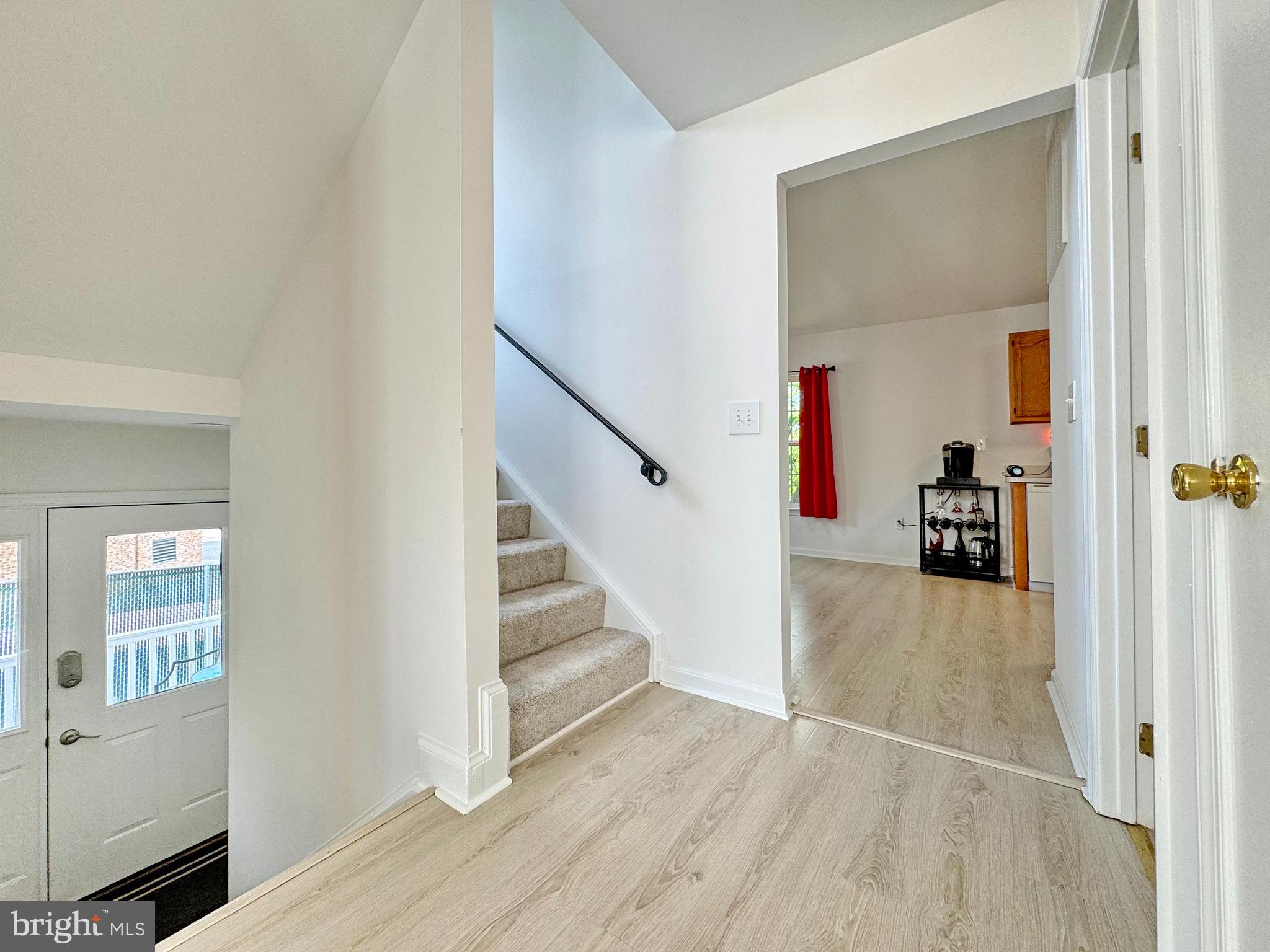 BAYSIDE TOWNHOUSES - Residential