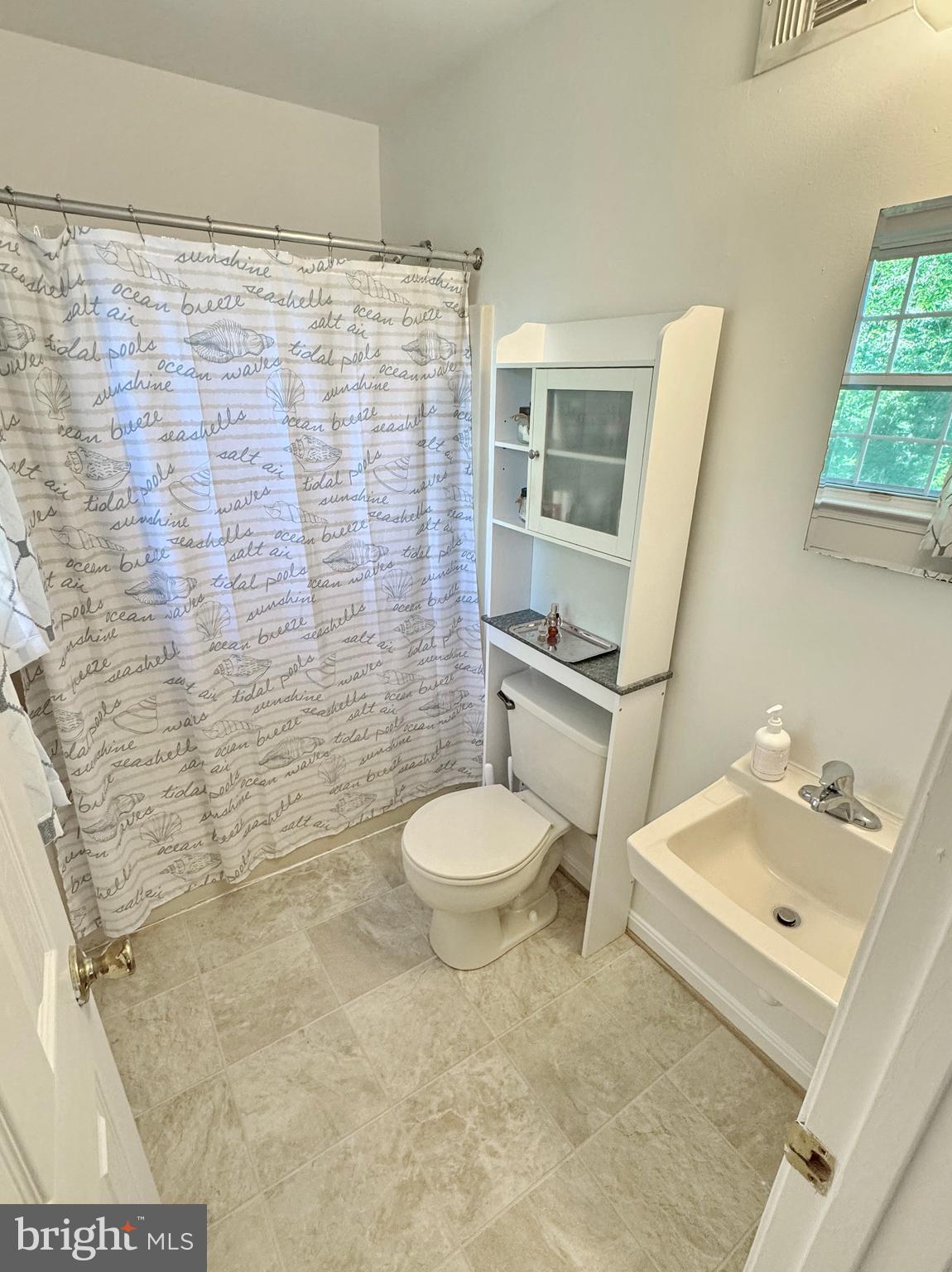 BAYSIDE TOWNHOUSES - Residential